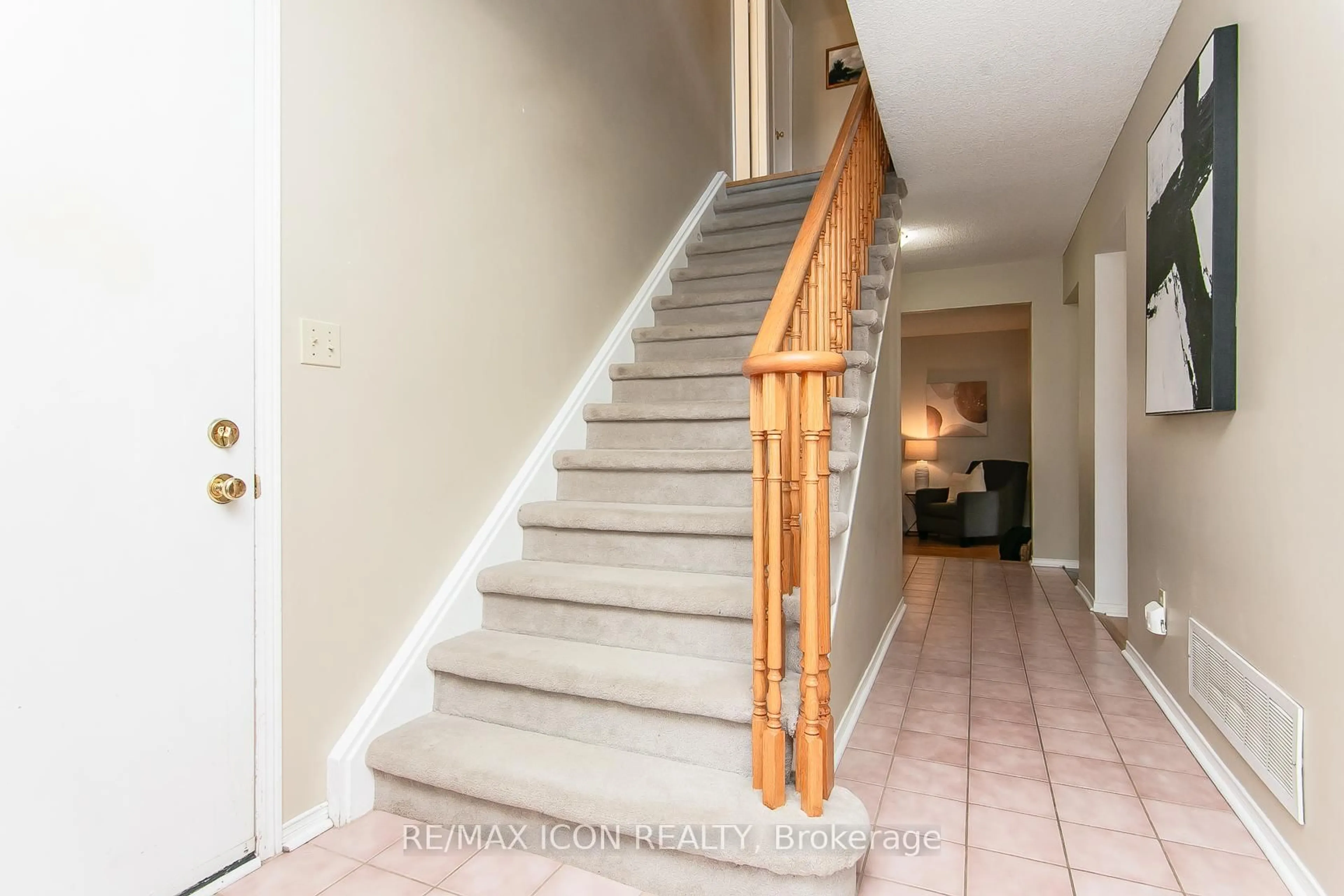 Unknown for 210 Philip Crt, Centre Wellington Ontario N1M 3M9