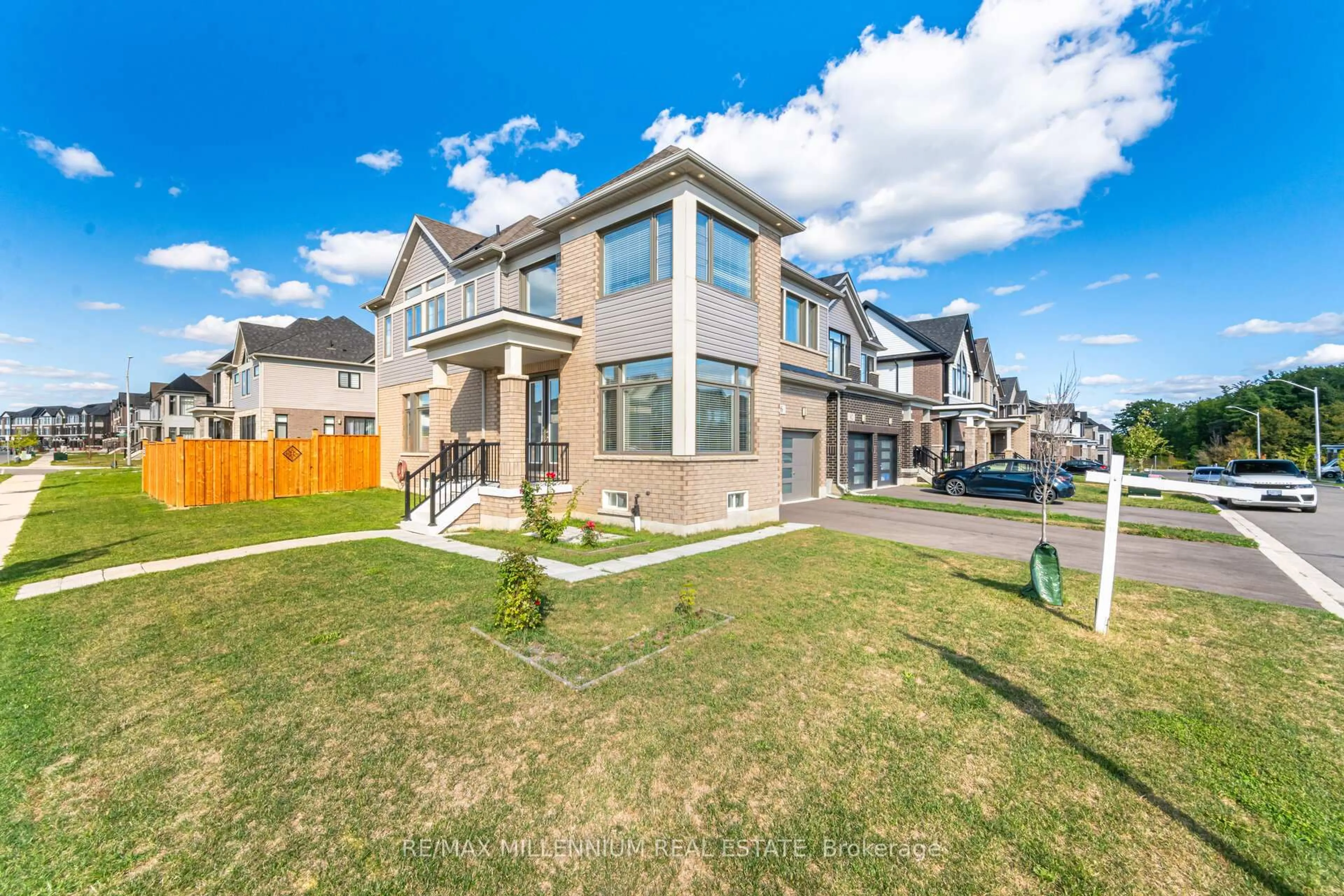 A pic from outside/outdoor area/front of a property/back of a property/a pic from drone, street for 96 Yale Dr, Hamilton Ontario L0R 1W0