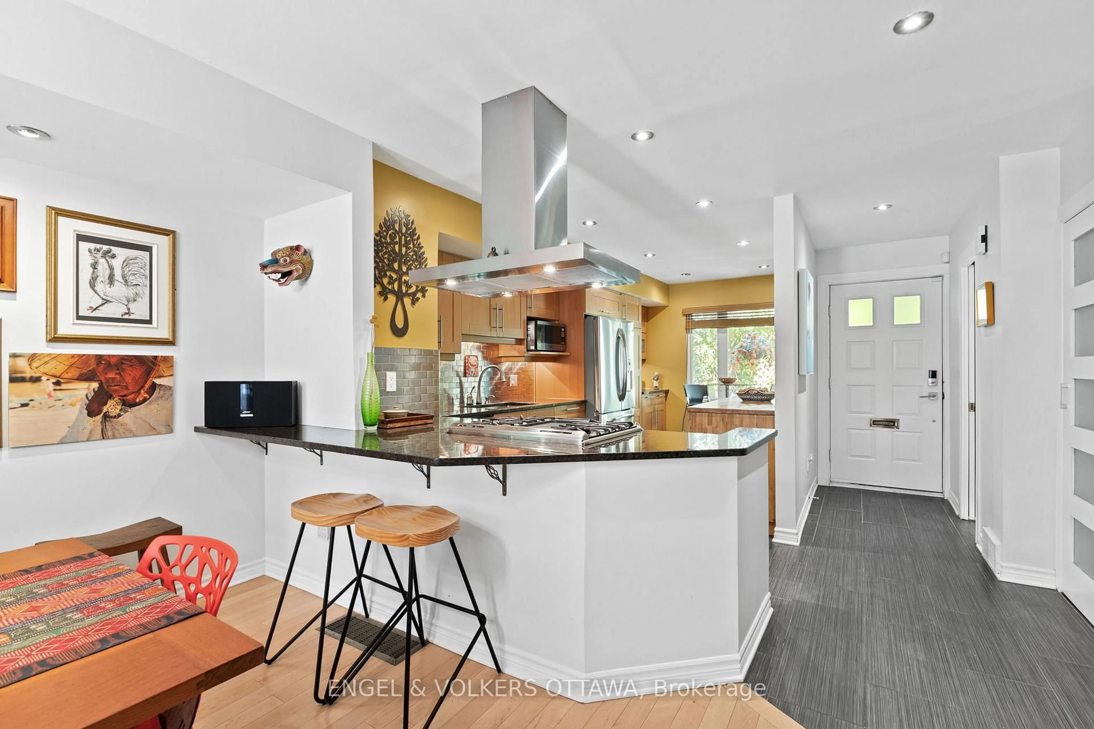 Open concept kitchen, ceramic/tile floor for 125 Springfield Rd #1, Ottawa Ontario K1M 1C5