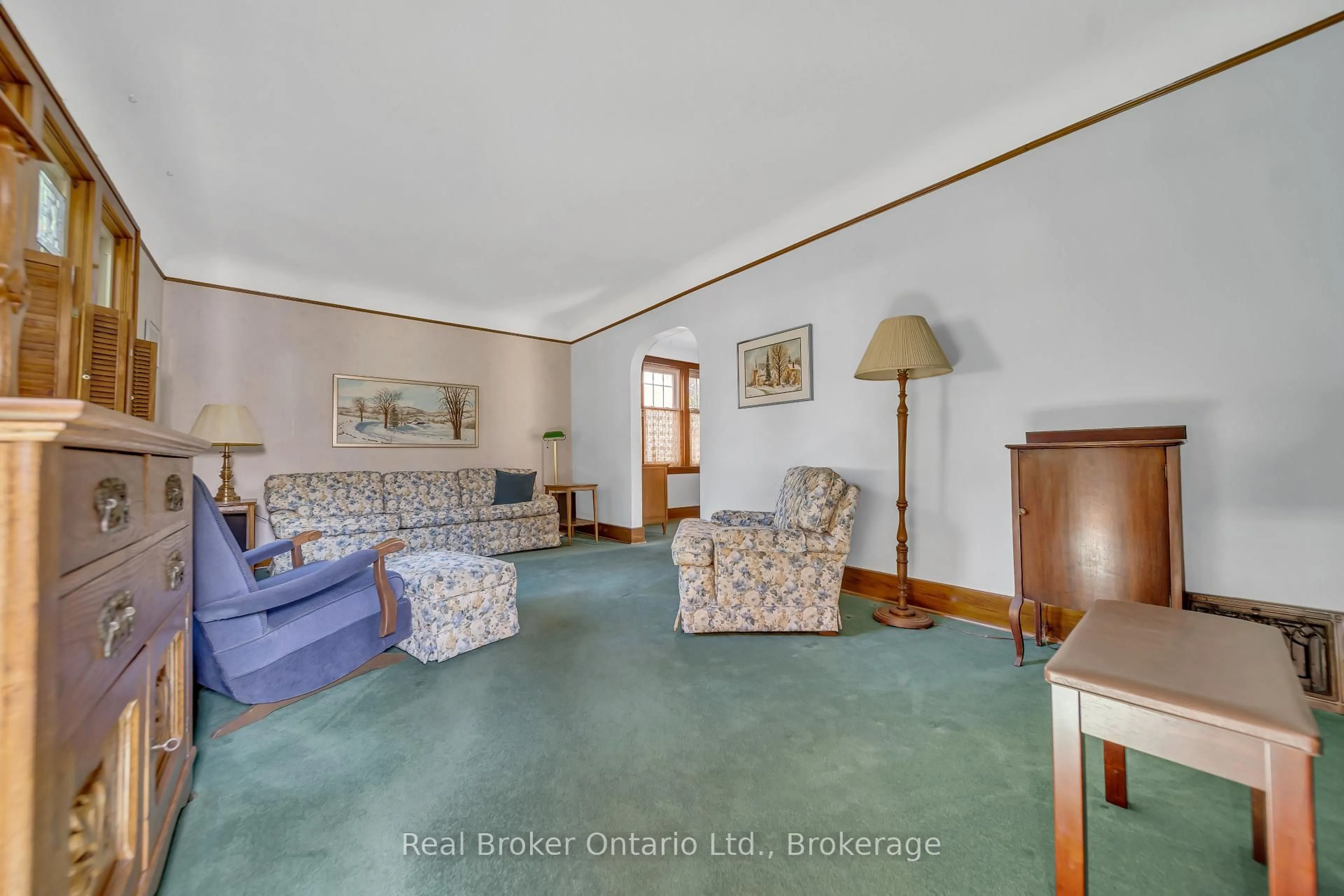 Living room with furniture, unknown for 8 Mary St, Kitchener Ontario N2H 3R1