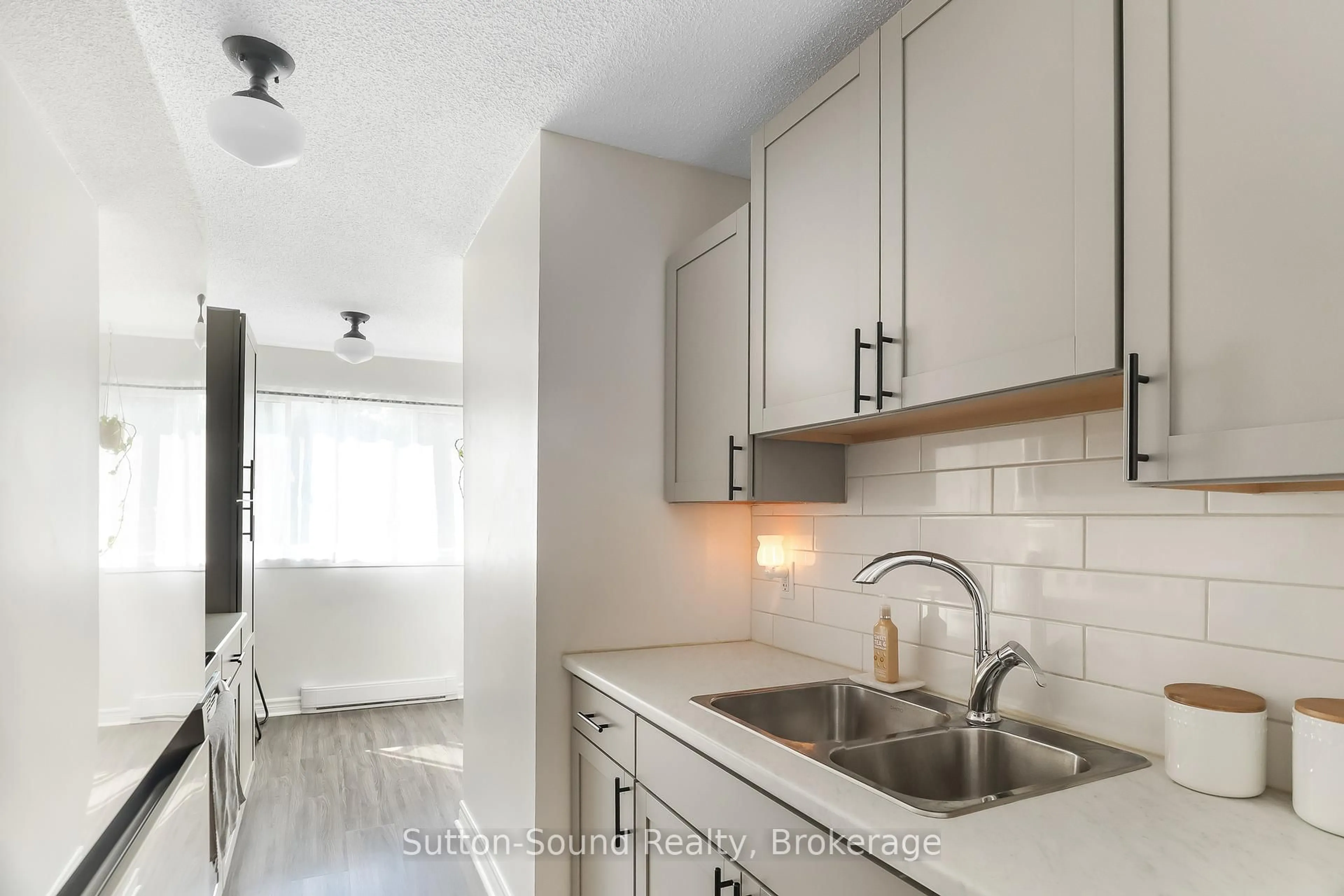 Unknown for 28 Lamson Cres #28, Owen Sound Ontario N4K 6C1
