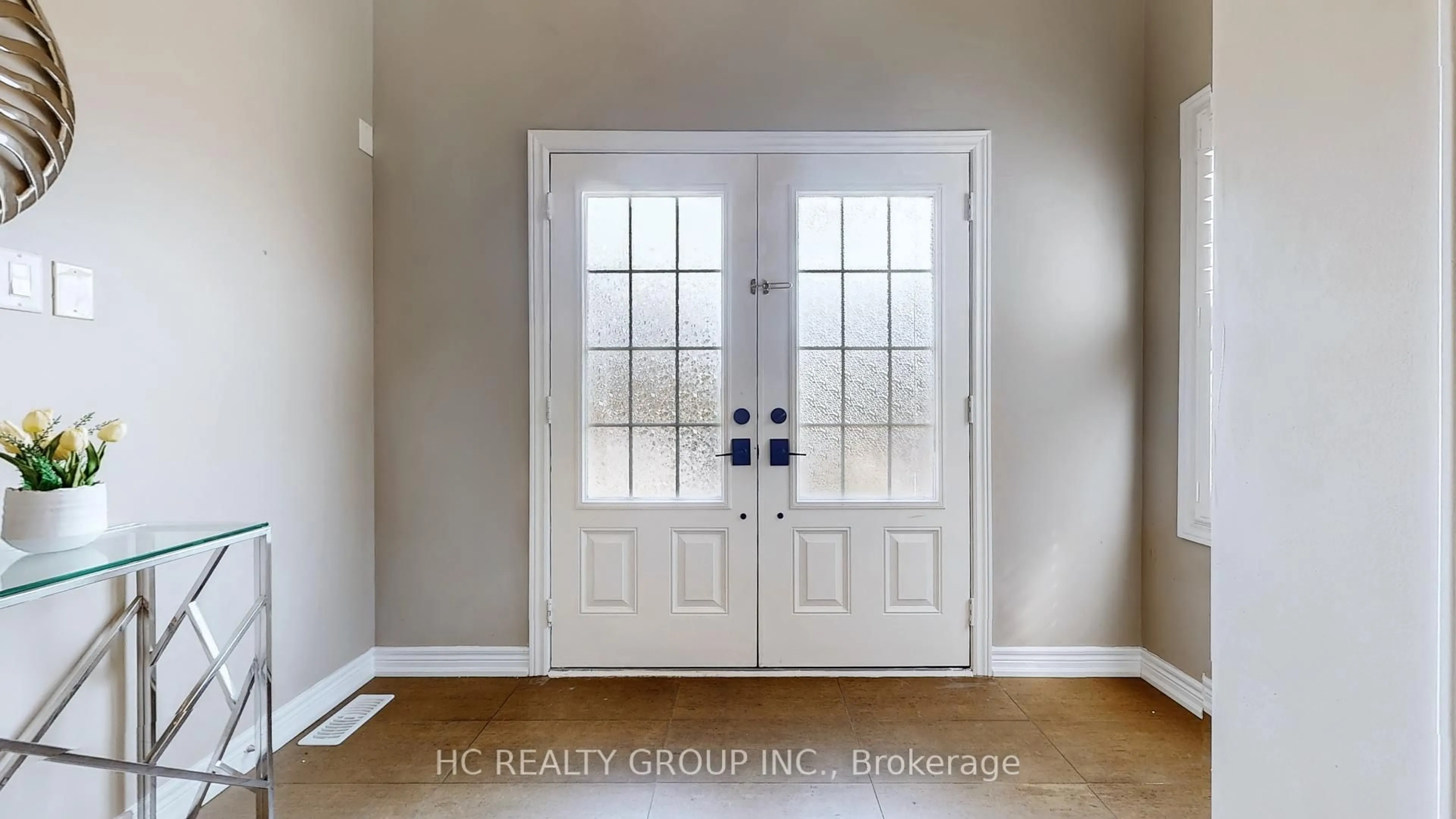 Indoor entryway for 106 coopershawk St, Kitchener Ontario N2K 4J8