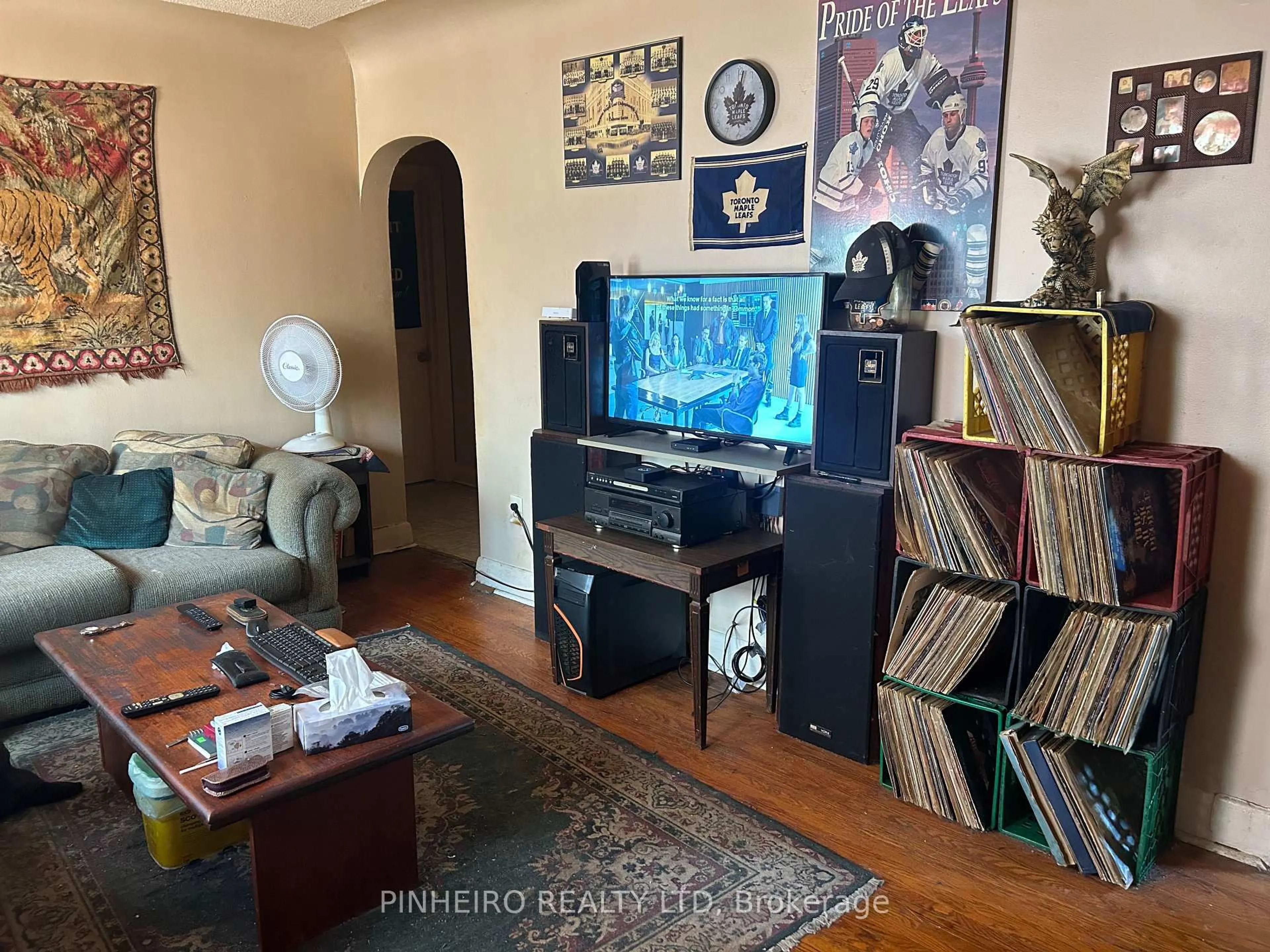 A pic of a room for 460 Ontario St, London East Ontario N5W 3X2