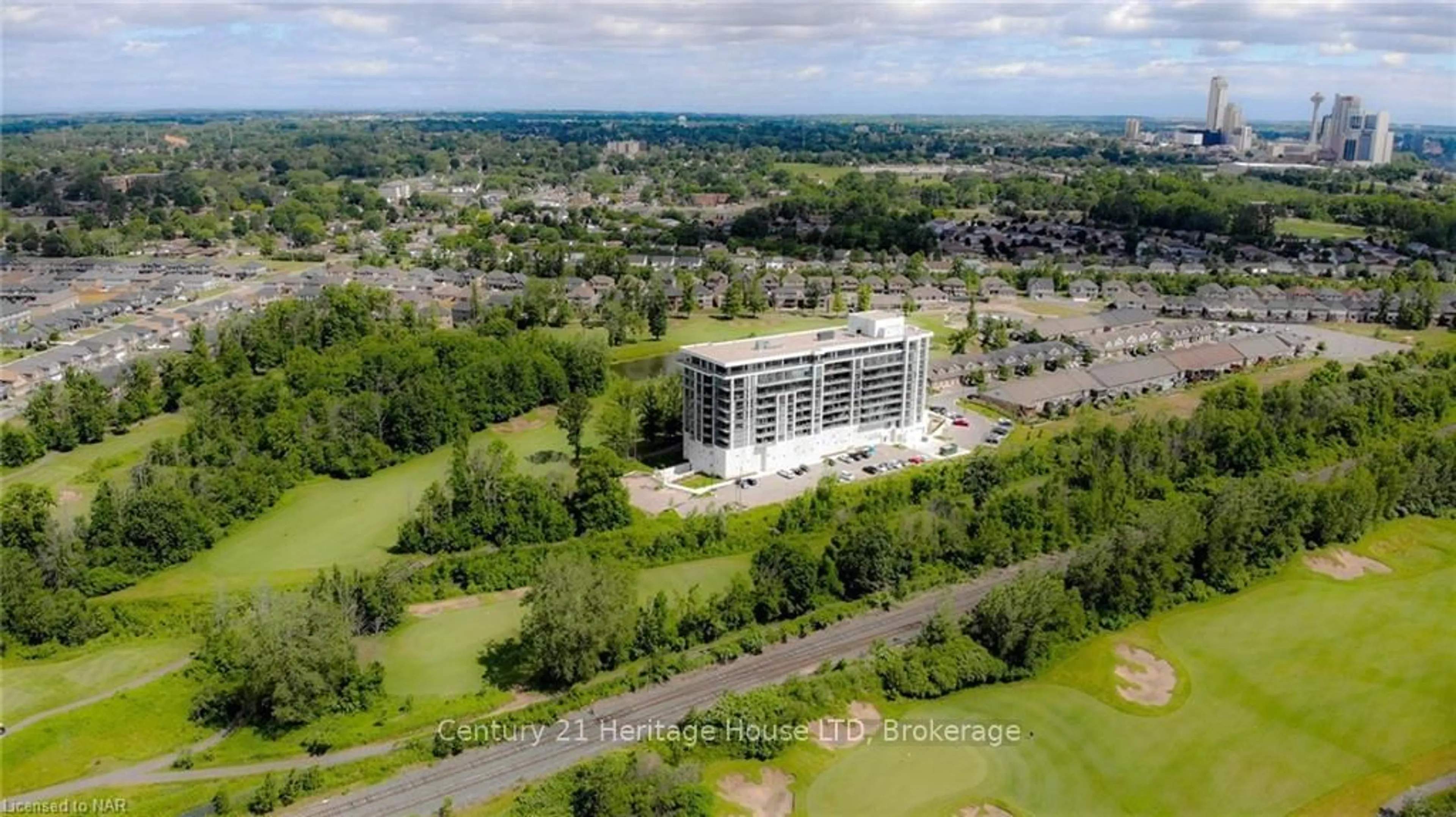 A pic from outside/outdoor area/front of a property/back of a property/a pic from drone, water/lake/river/ocean view for 7711 Green Vista Gate #716, Niagara Falls Ontario L2G 0Y9