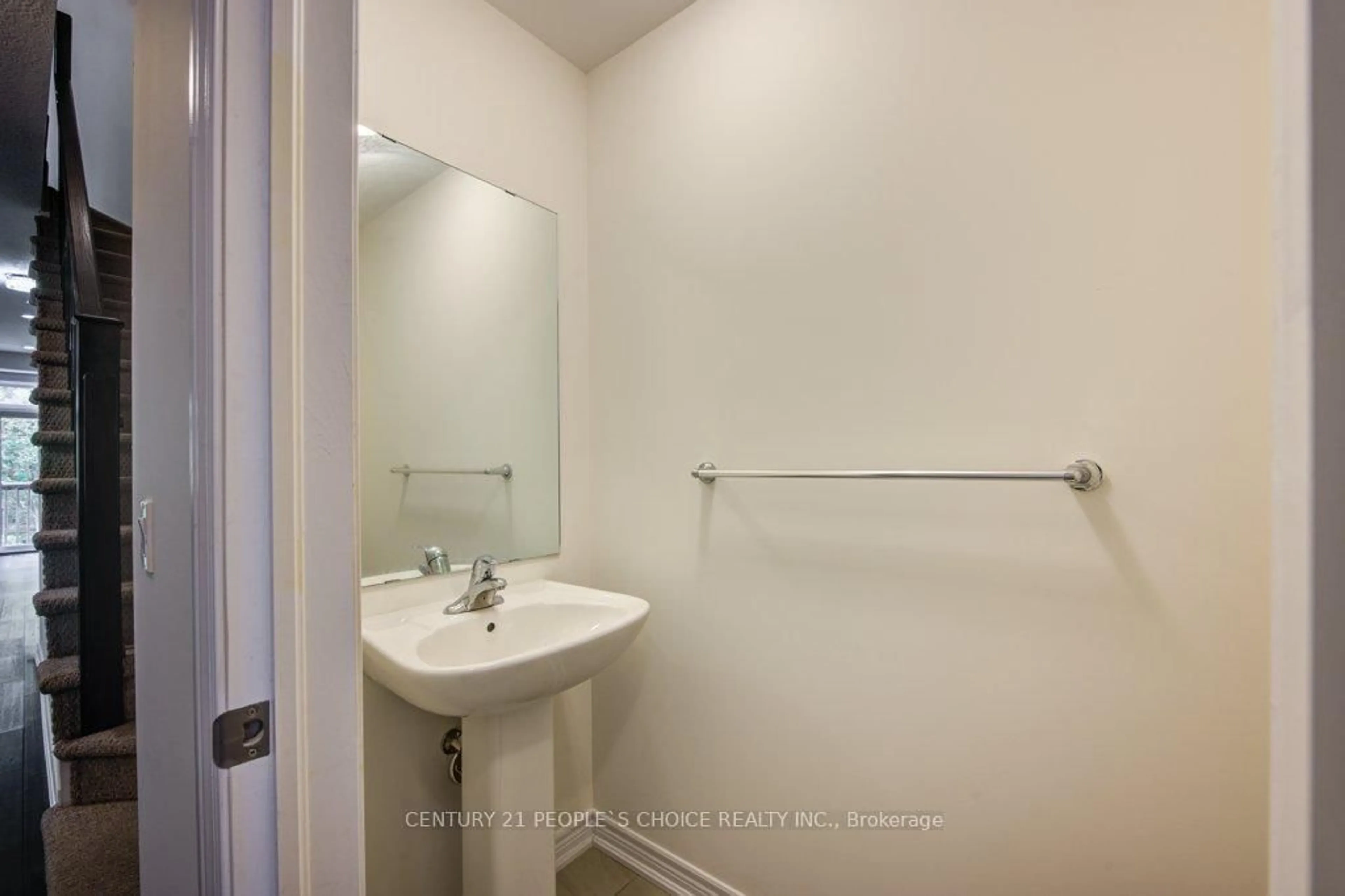 Standard bathroom, unknown for 77 Diana Ave #30, Brantford Ontario N3T 6P9