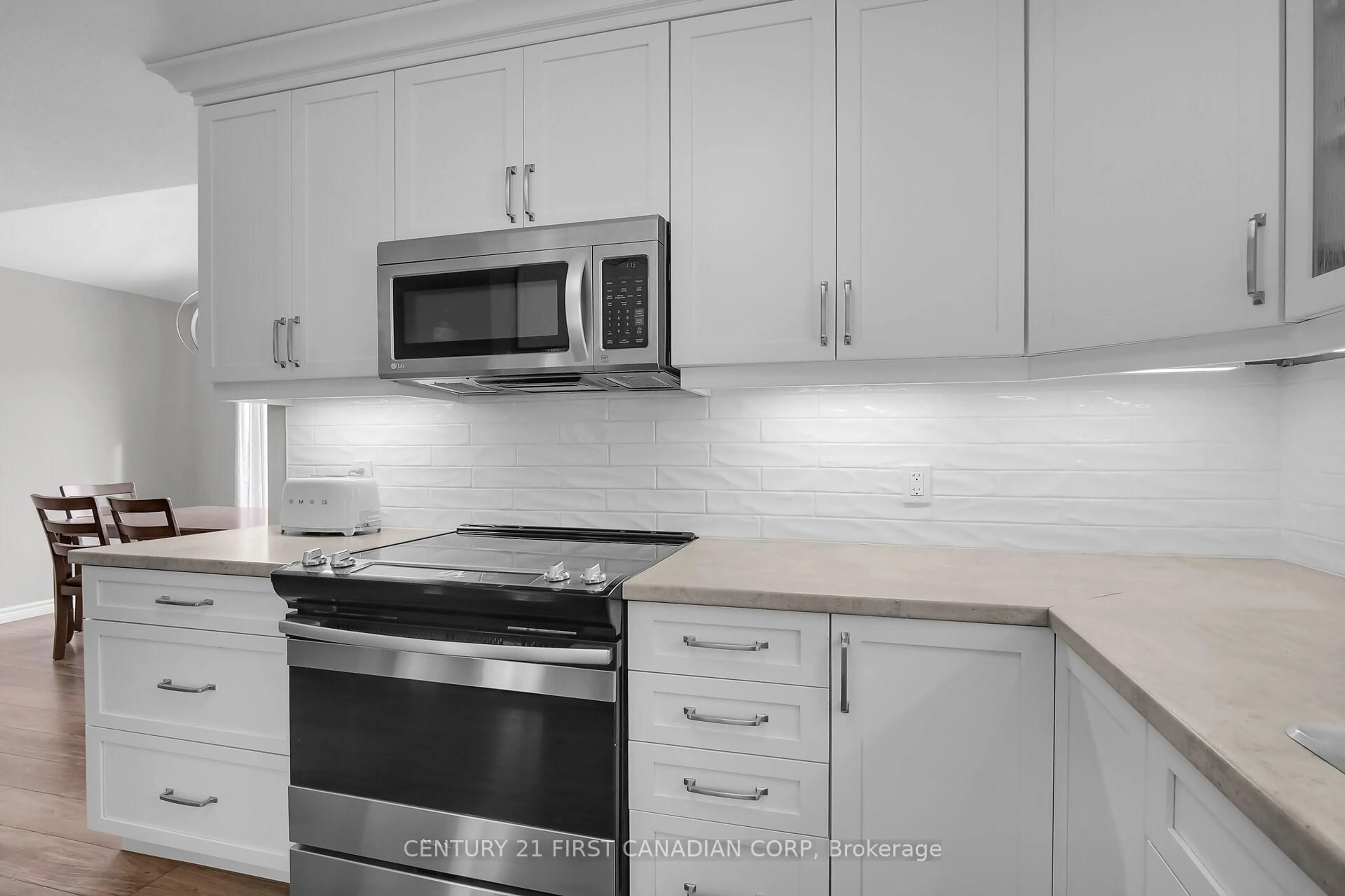 Standard kitchen, unknown for 226 Emery St, Central Elgin Ontario N5L 0A5