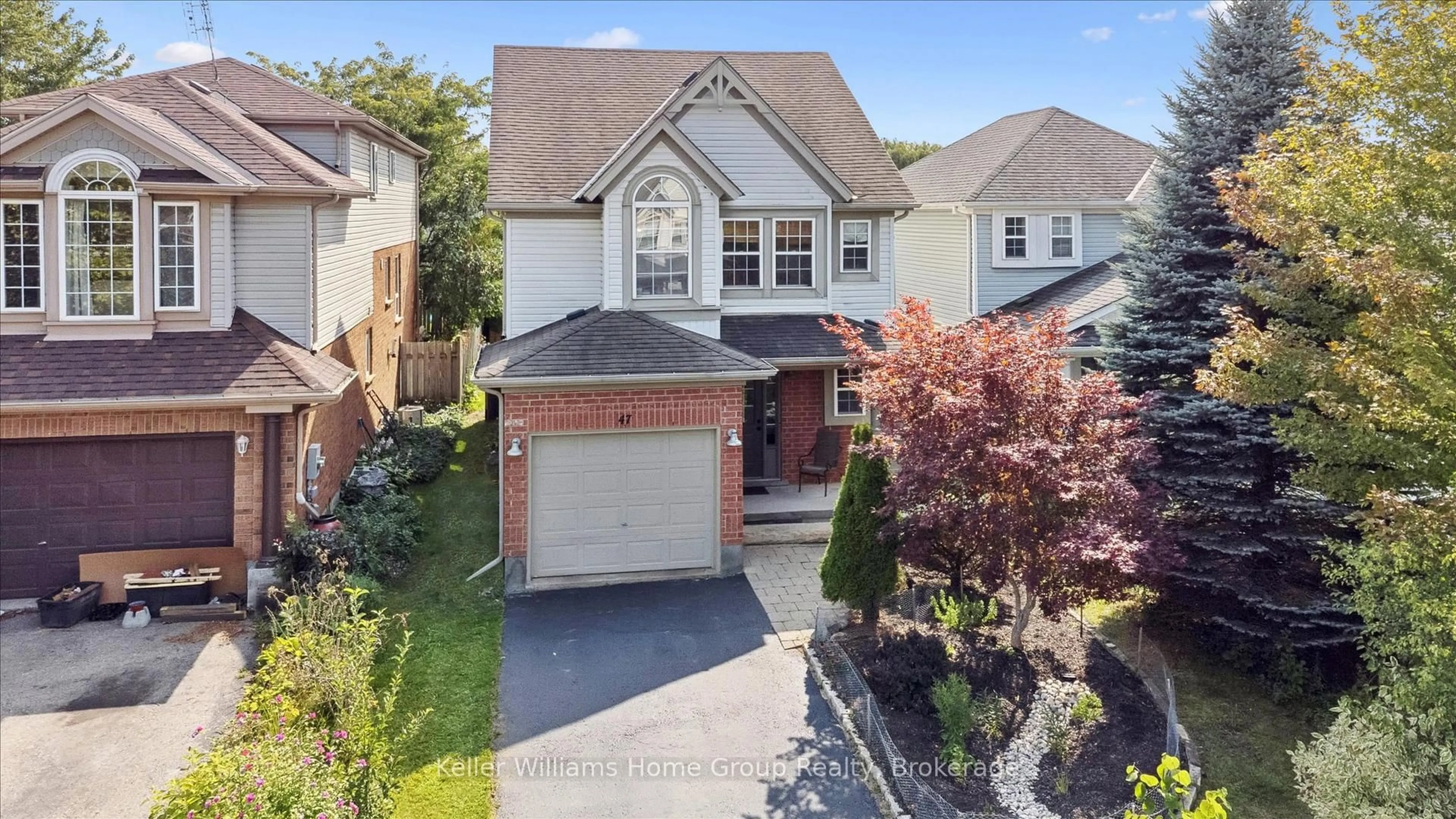 A pic from outside/outdoor area/front of a property/back of a property/a pic from drone, street for 47 Buckthorn Cres, Guelph Ontario N1E 7C3