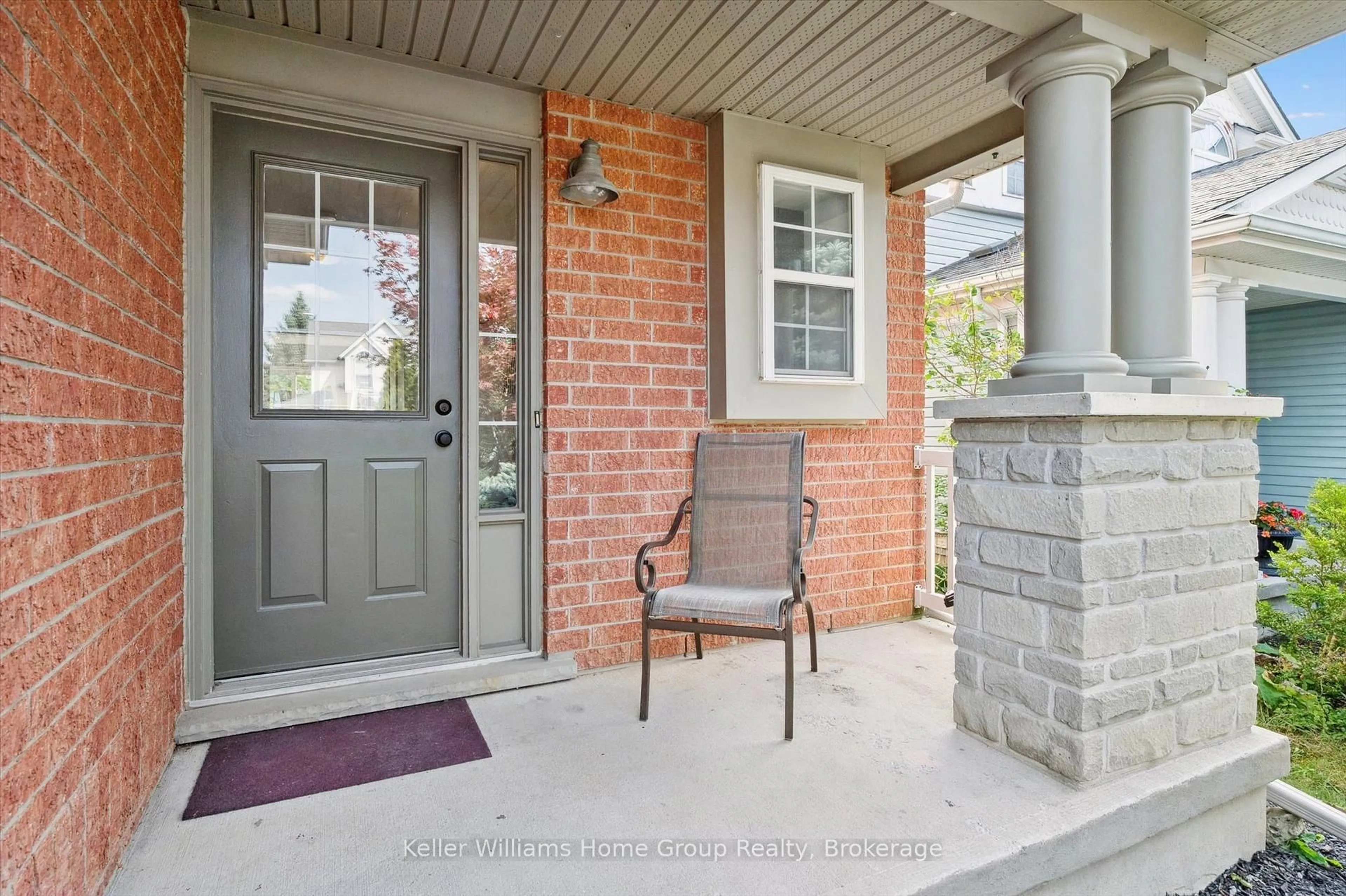 Indoor entryway for 47 Buckthorn Cres, Guelph Ontario N1E 7C3