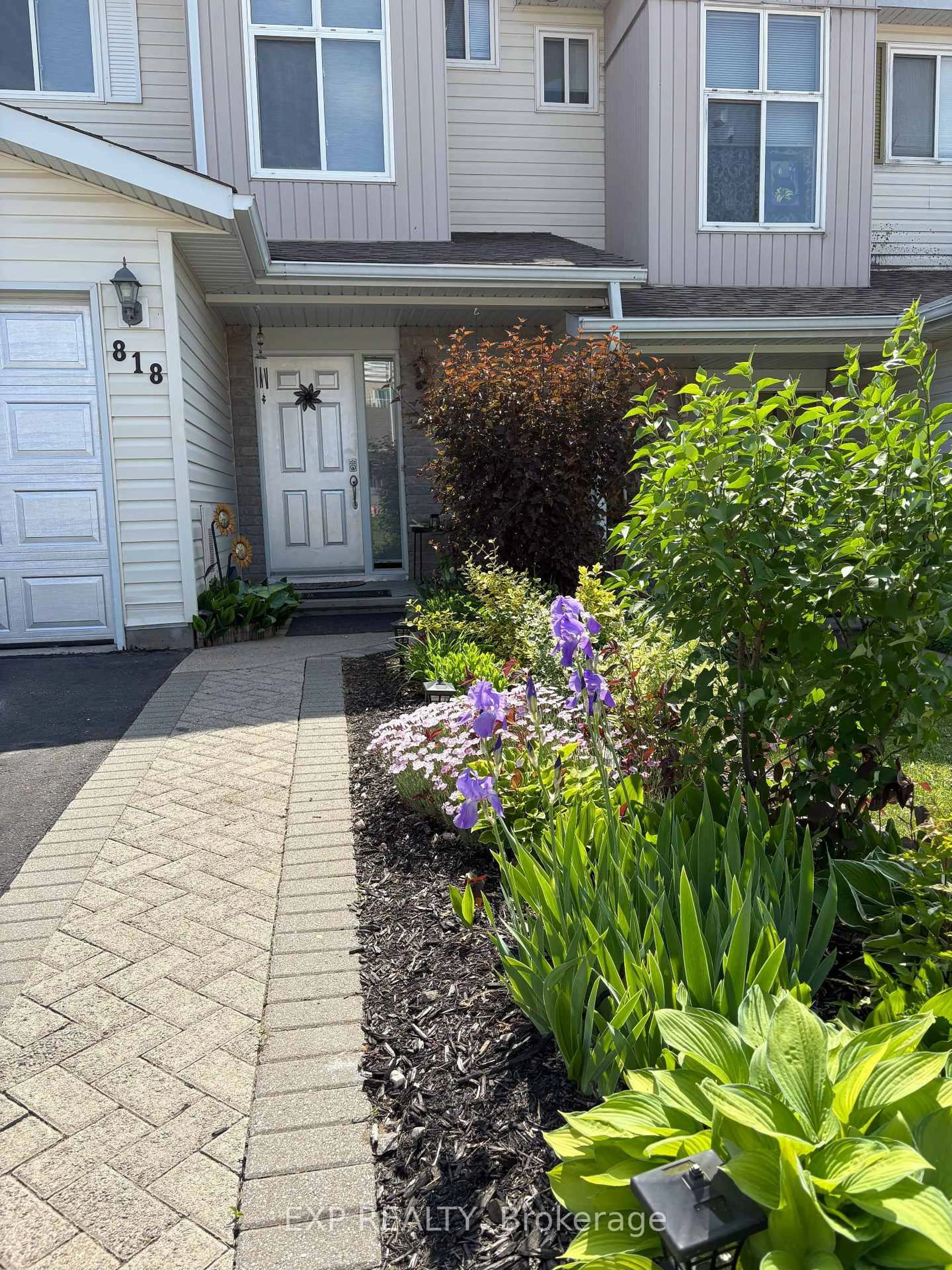 Unknown for 818 Eighth St, Renfrew Ontario K7V 4K9