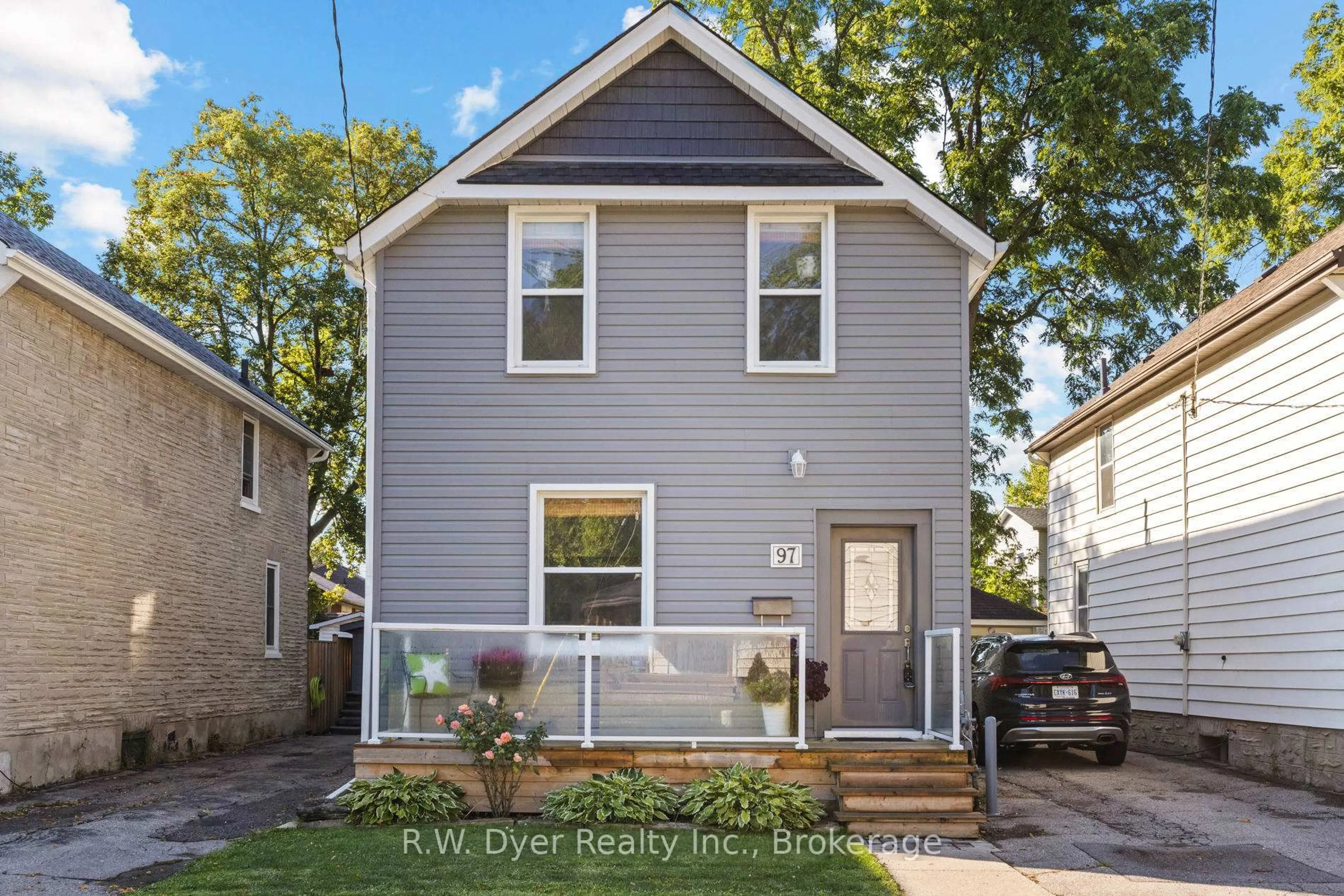 Home with vinyl exterior material, street for 97 Oak St, Cambridge Ontario N1R 4L3