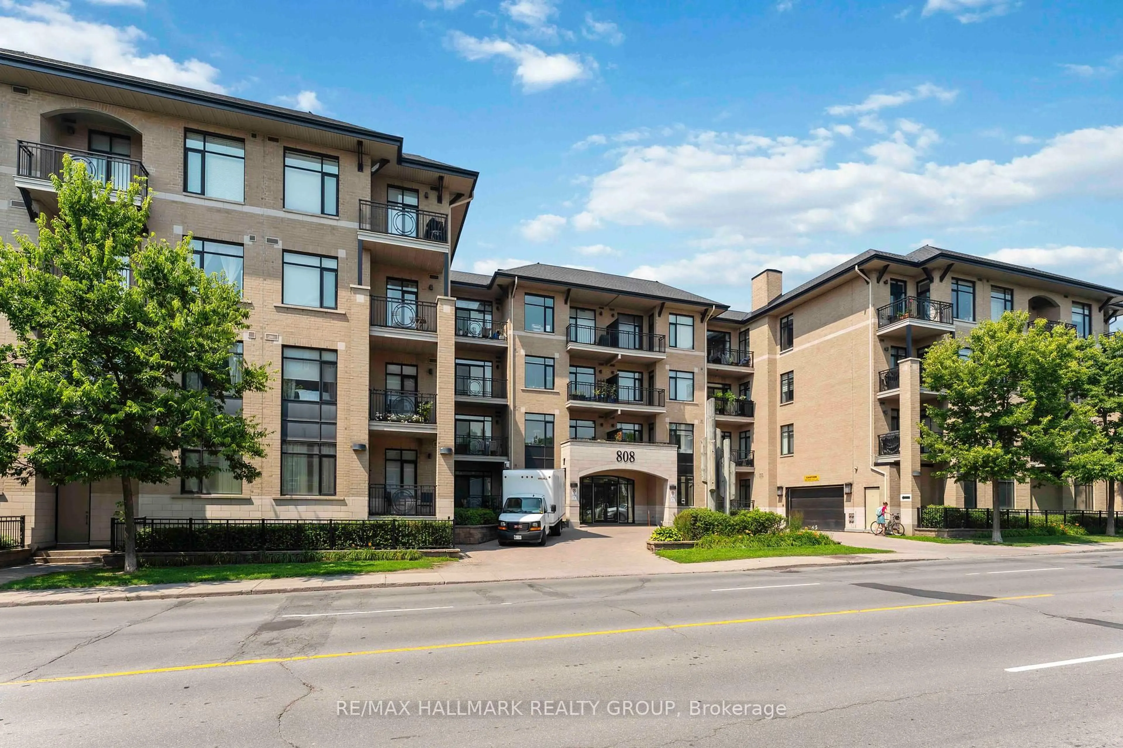 A pic from outside/outdoor area/front of a property/back of a property/a pic from drone, building for 808 Bronson Ave #316, Ottawa Ontario K1S 5A4