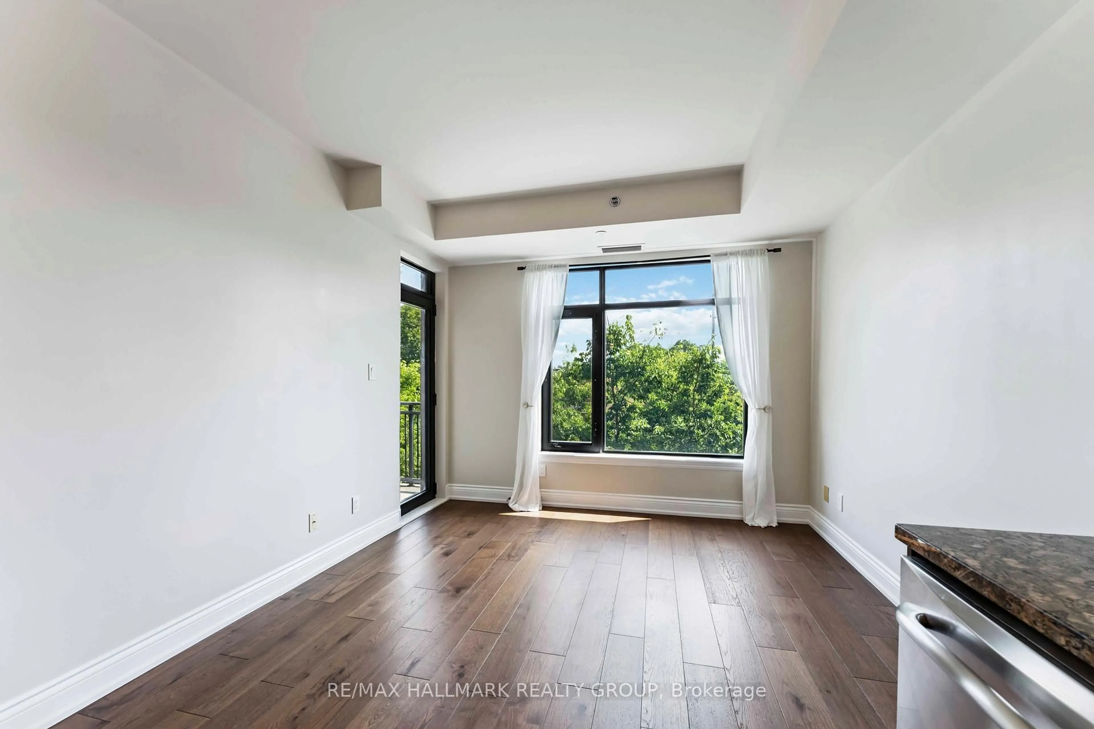 A pic of a room for 808 Bronson Ave #316, Ottawa Ontario K1S 5A4