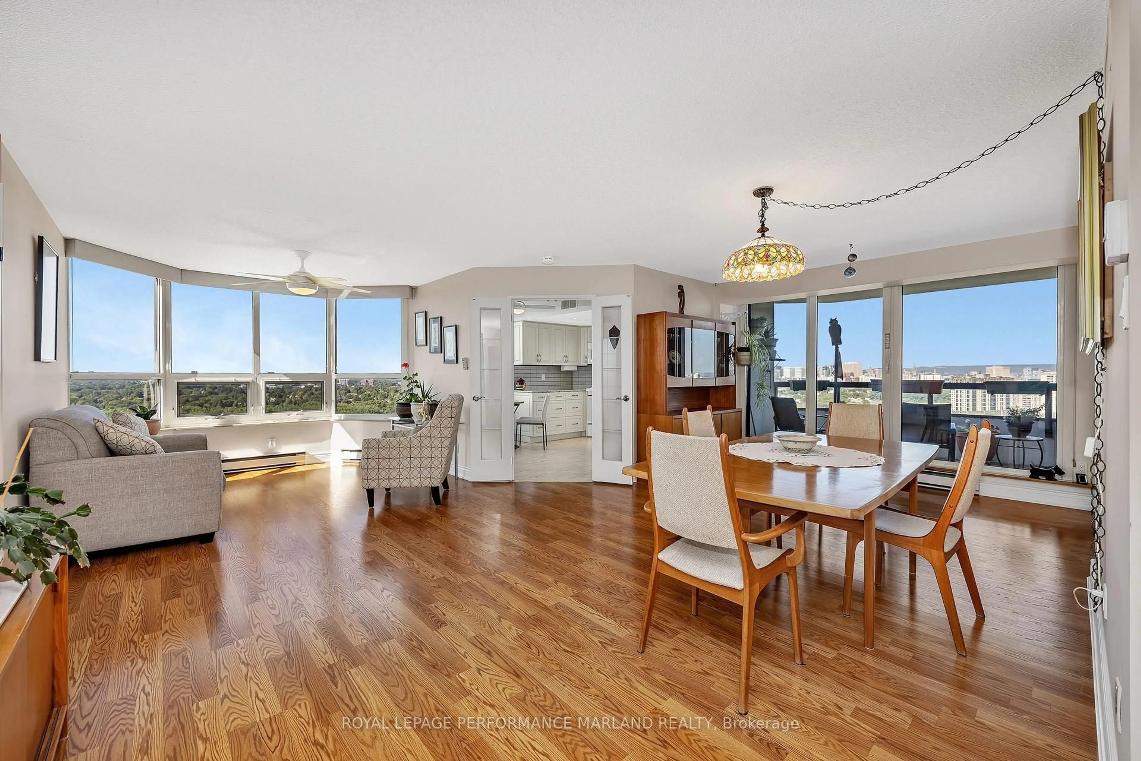 Dining room, wood/laminate floor for 1510 Riverside Dr #2407, Ottawa Ontario K1G 4X5