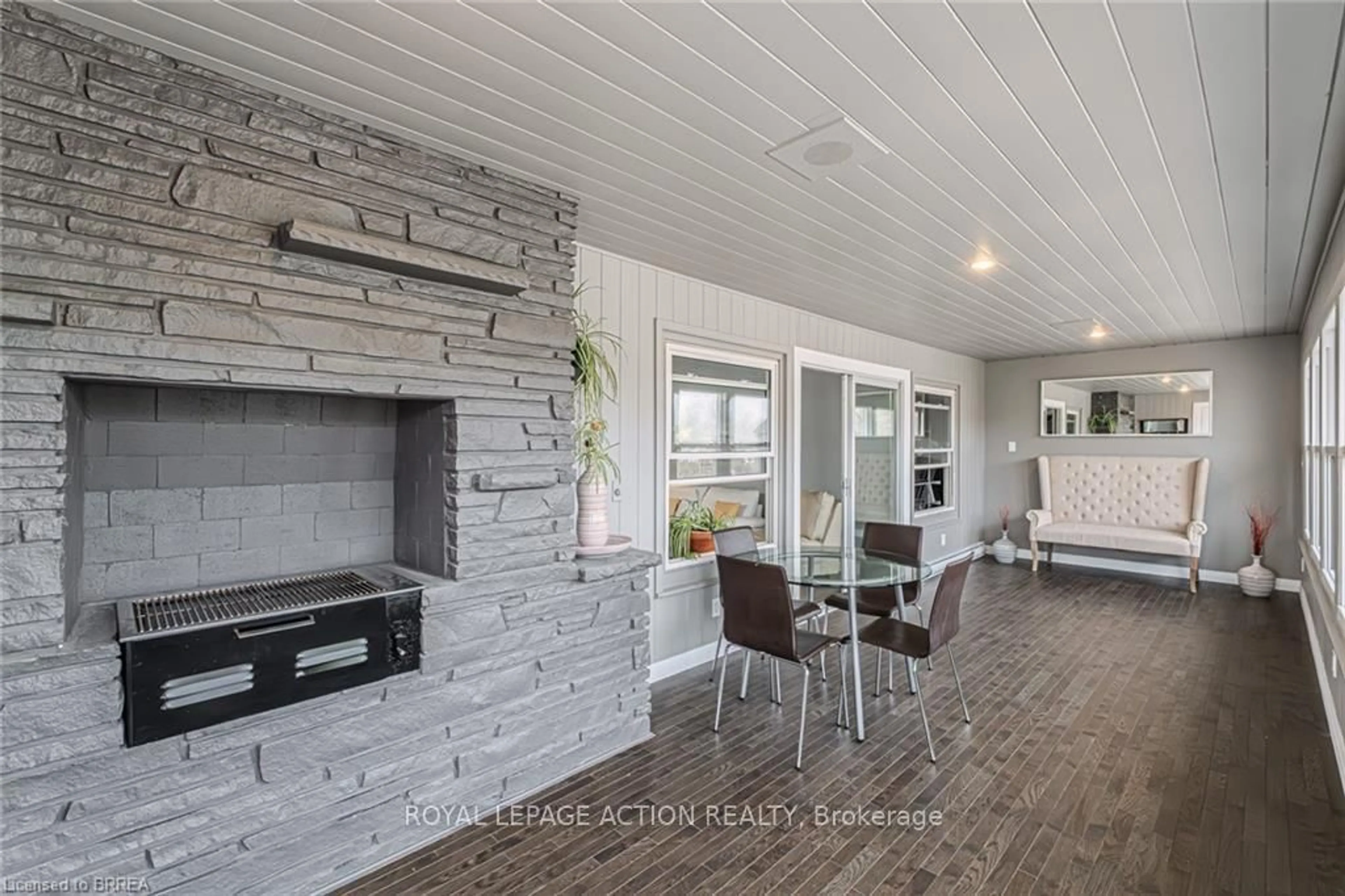 Open concept kitchen, unknown for 54 Grand St, Norfolk Ontario N0A 1N7