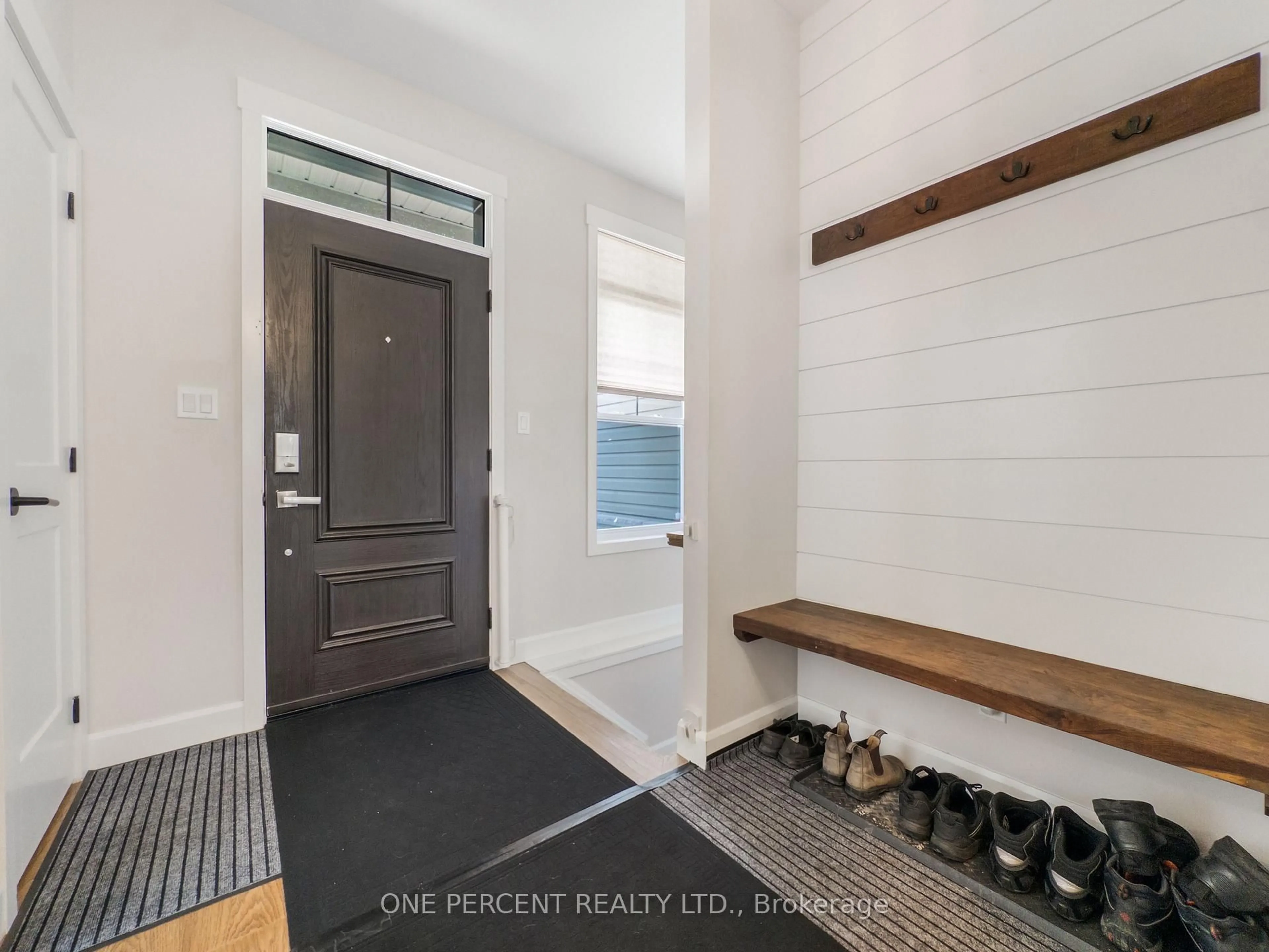 Indoor entryway for 62 Craig St, Belleville Ontario K8P 2J9