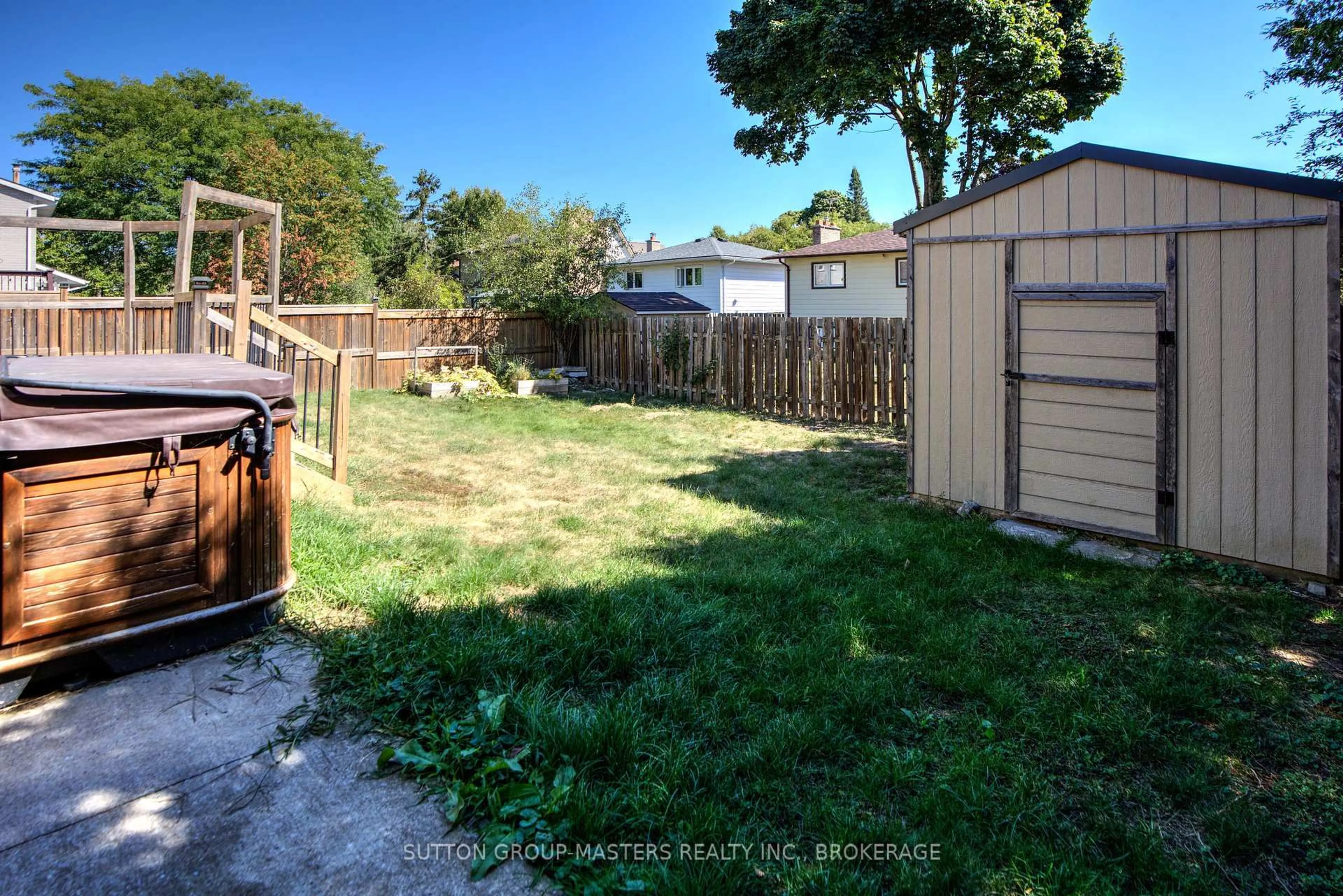 Shed for 846 Sandringham Pl, Kingston Ontario K7P 1N2