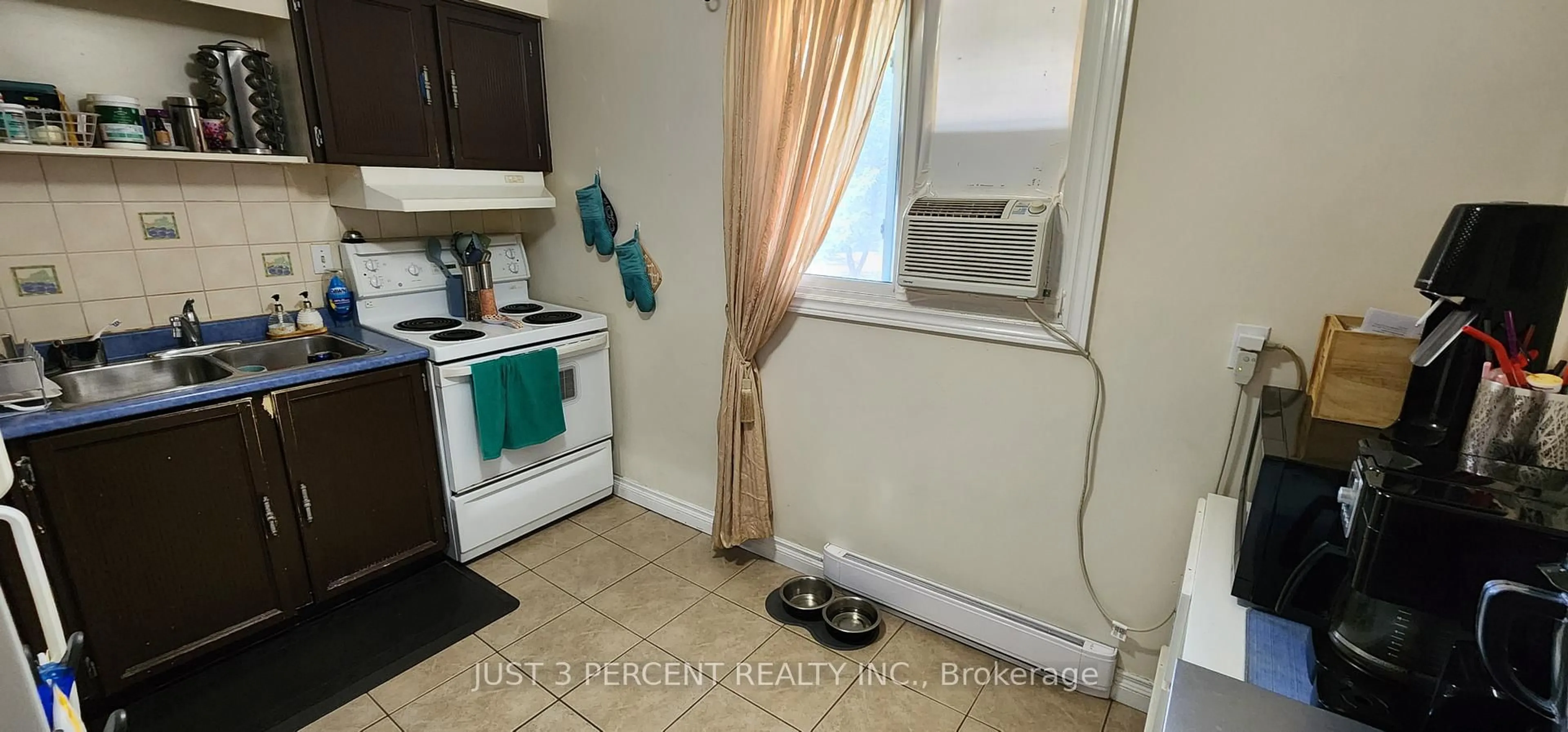 Standard kitchen, unknown for 30 Champlain Cres #23, Peterborough Ontario K9L 1T1