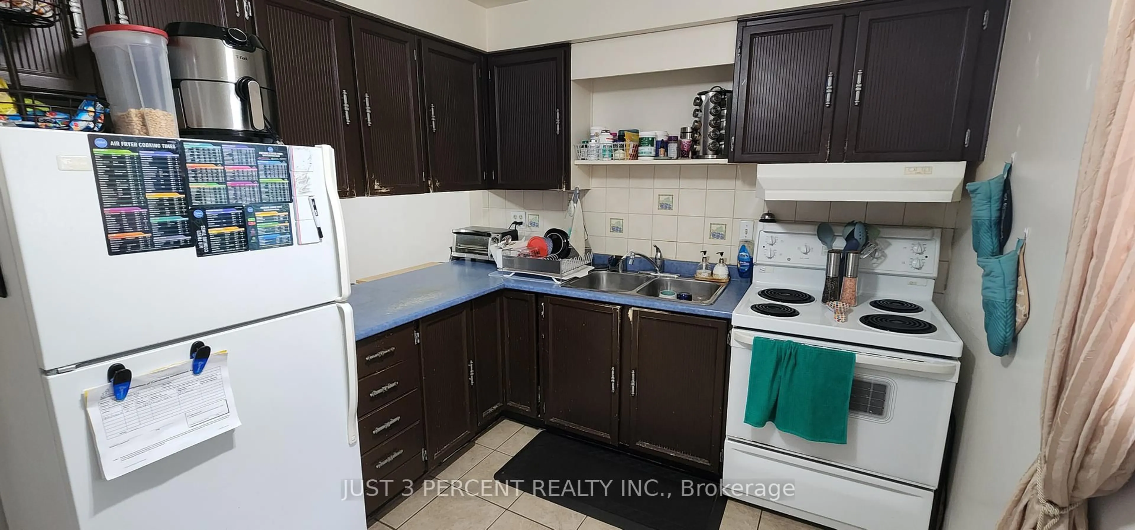 Standard kitchen, unknown for 30 Champlain Cres #23, Peterborough Ontario K9L 1T1