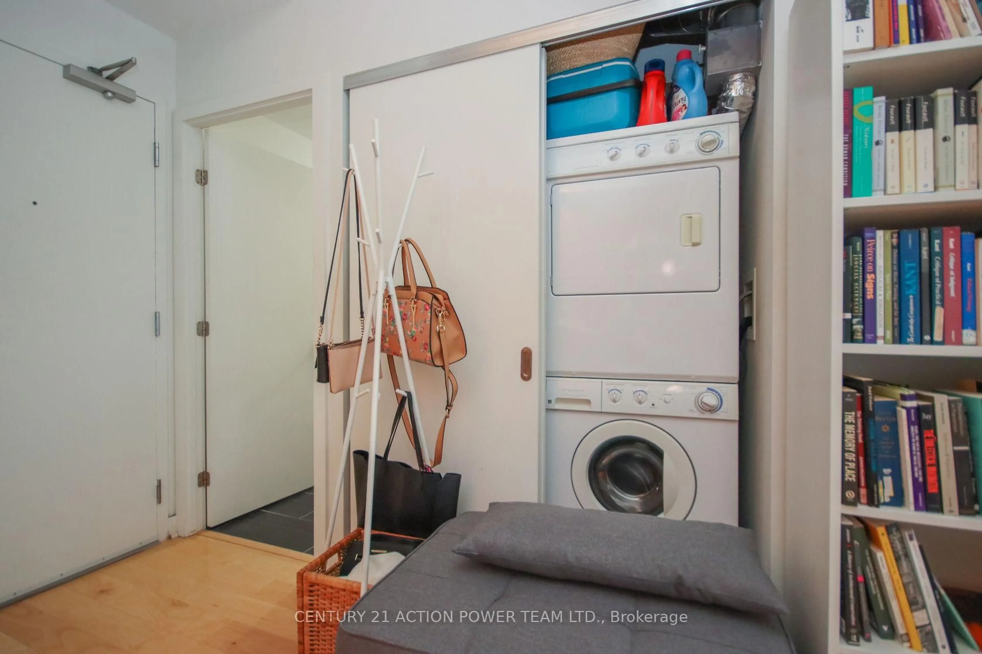 Laundry room for 349 Mcleod St #827, Ottawa Ontario K2P 0S1