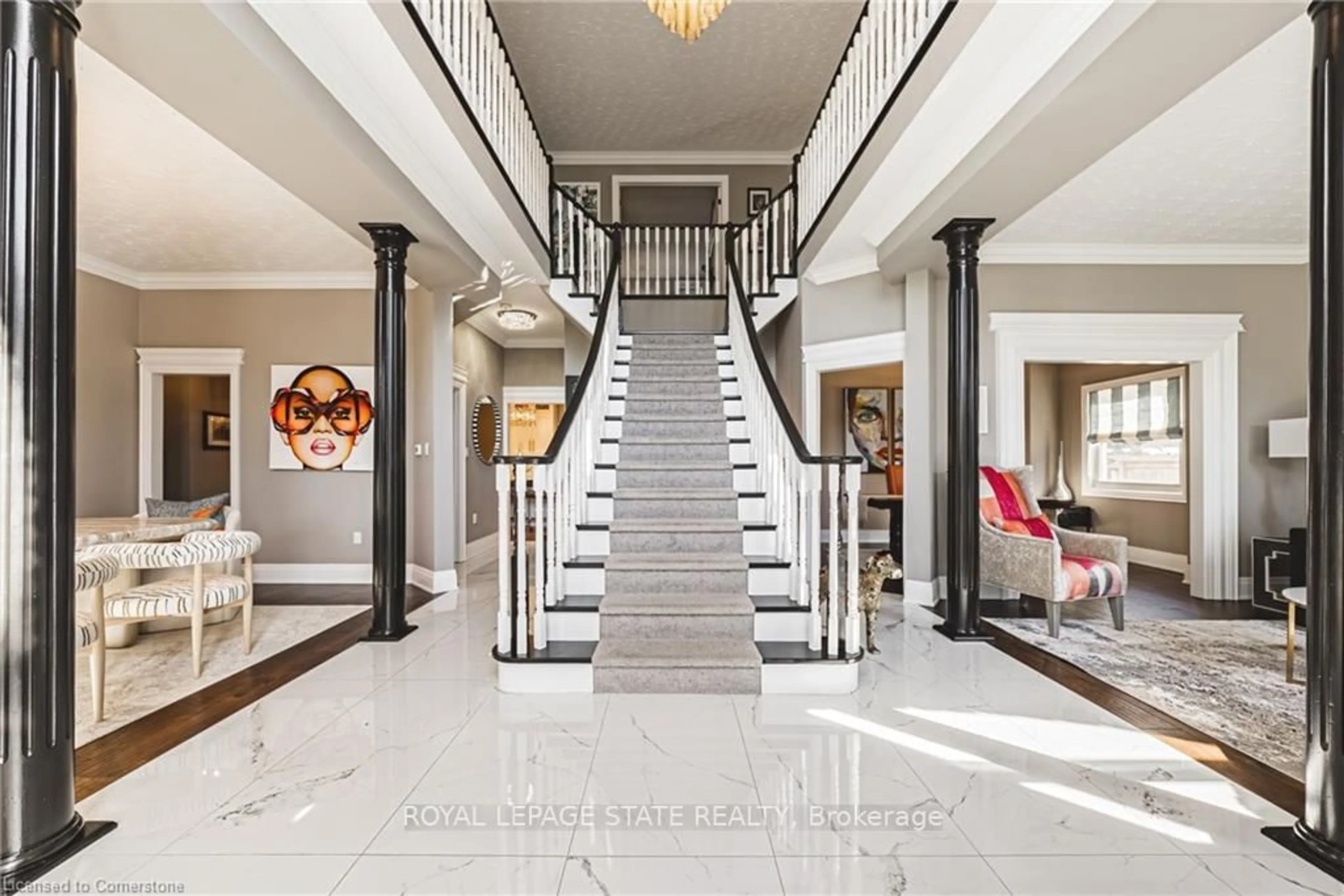 Indoor foyer for 149 Miller Dr, Hamilton Ontario L9G 4W2