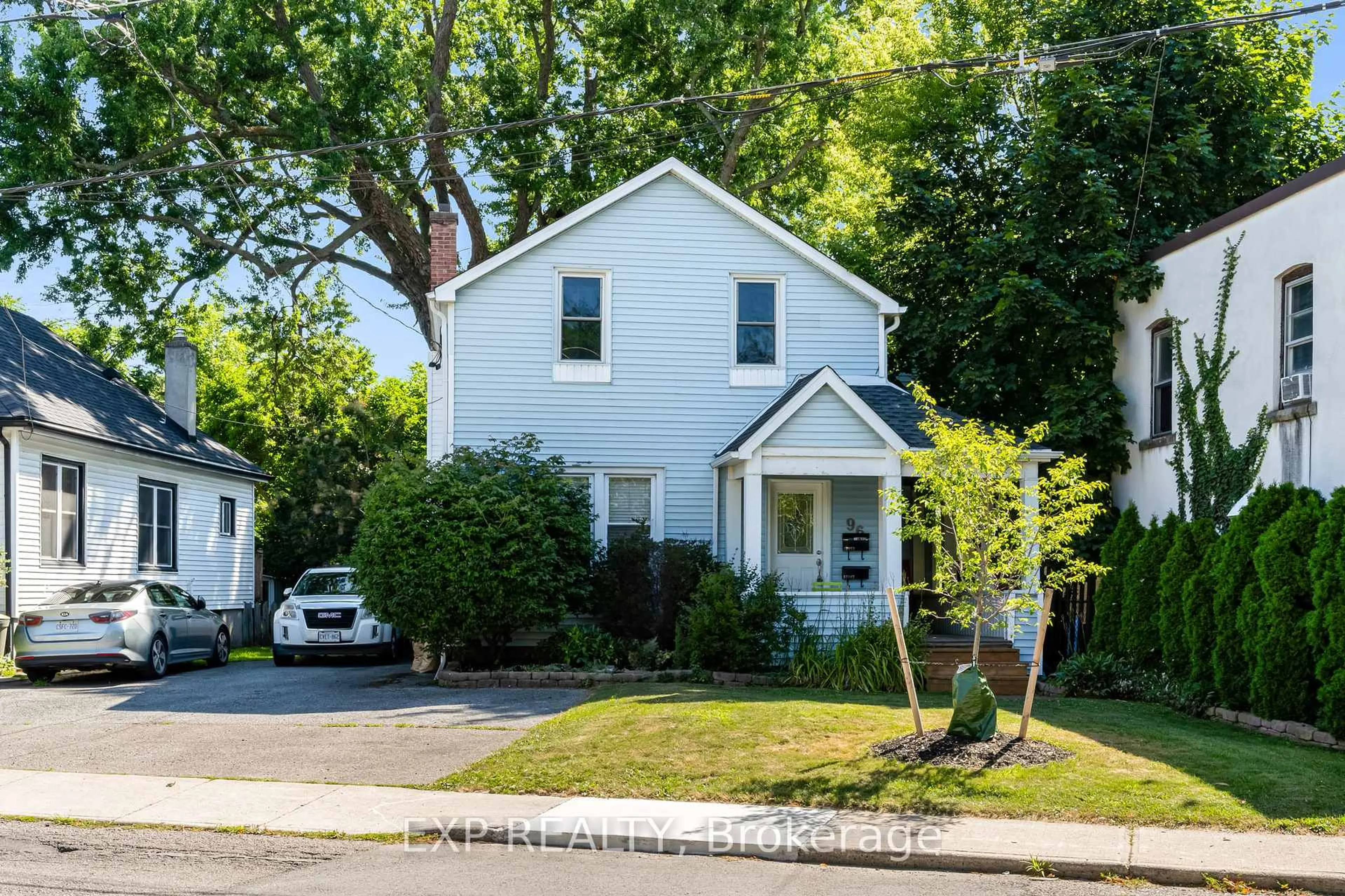 Home with vinyl exterior material, street for 96 York St, St. Catharines Ontario L2R 6E2