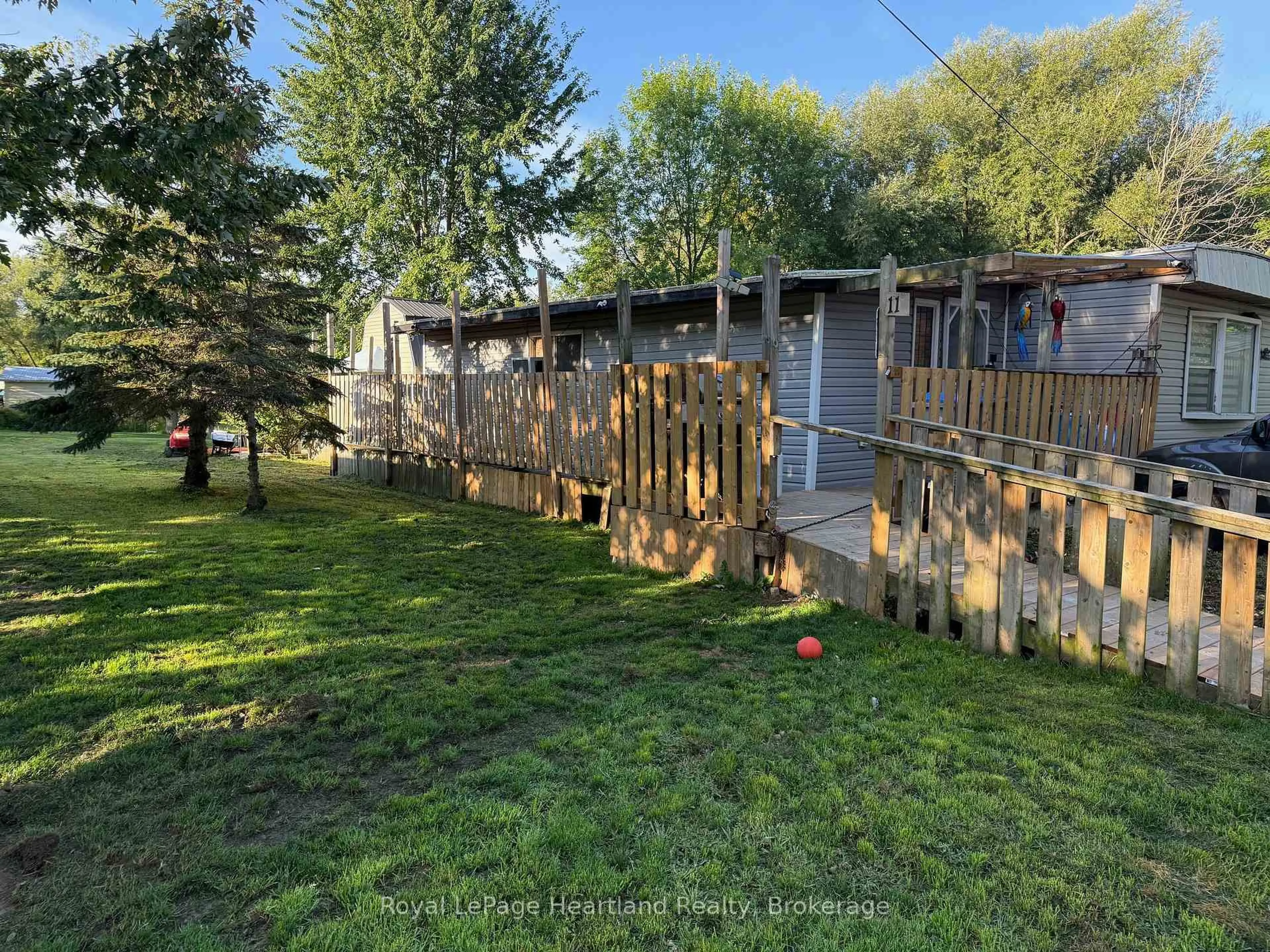 A pic from outside/outdoor area/front of a property/back of a property/a pic from drone, unknown for 75049 Hensall Rd, Huron East Ontario N0K 1W0
