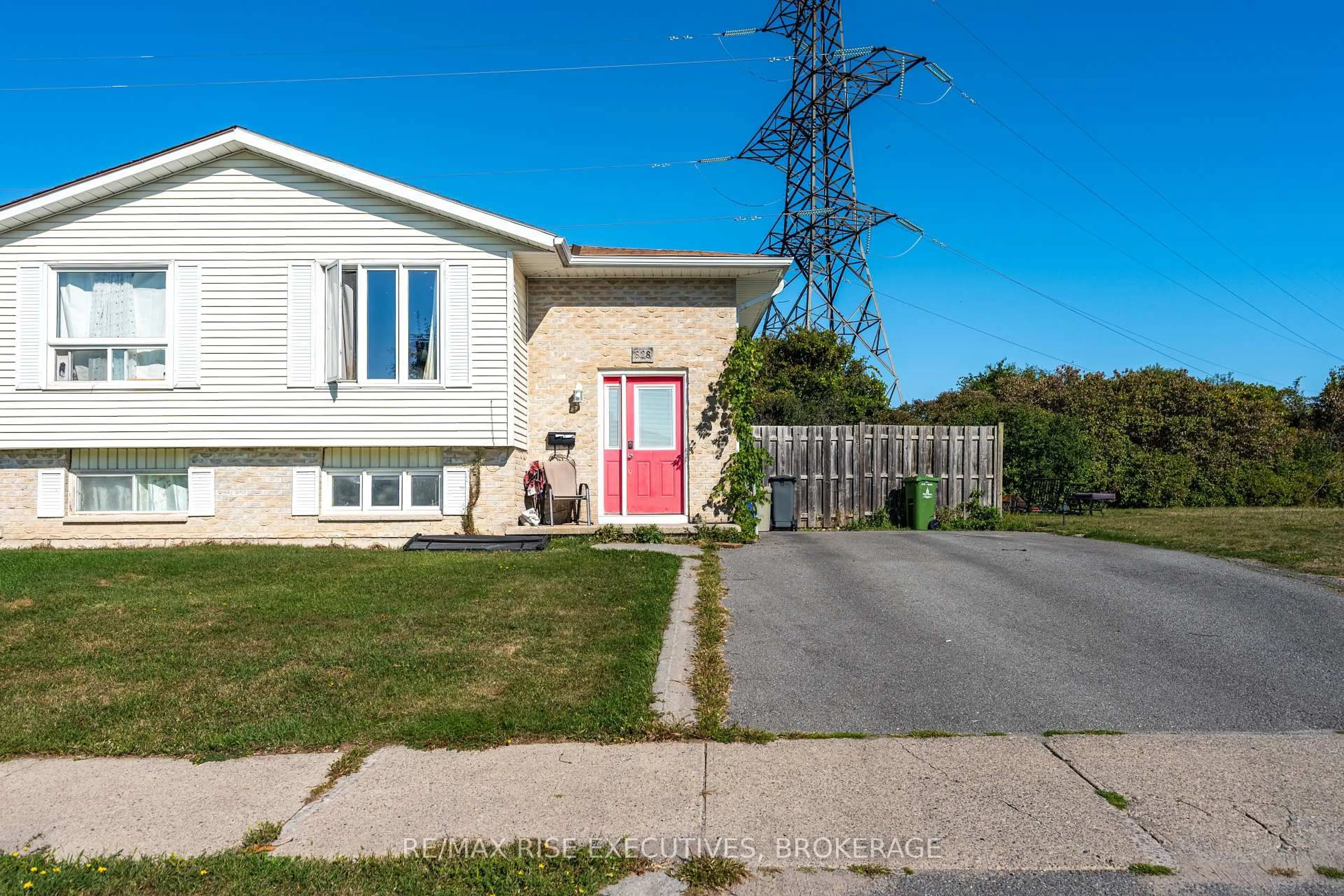 Unknown for 828 Bigham Crt, Kingston Ontario K7M 7Y4