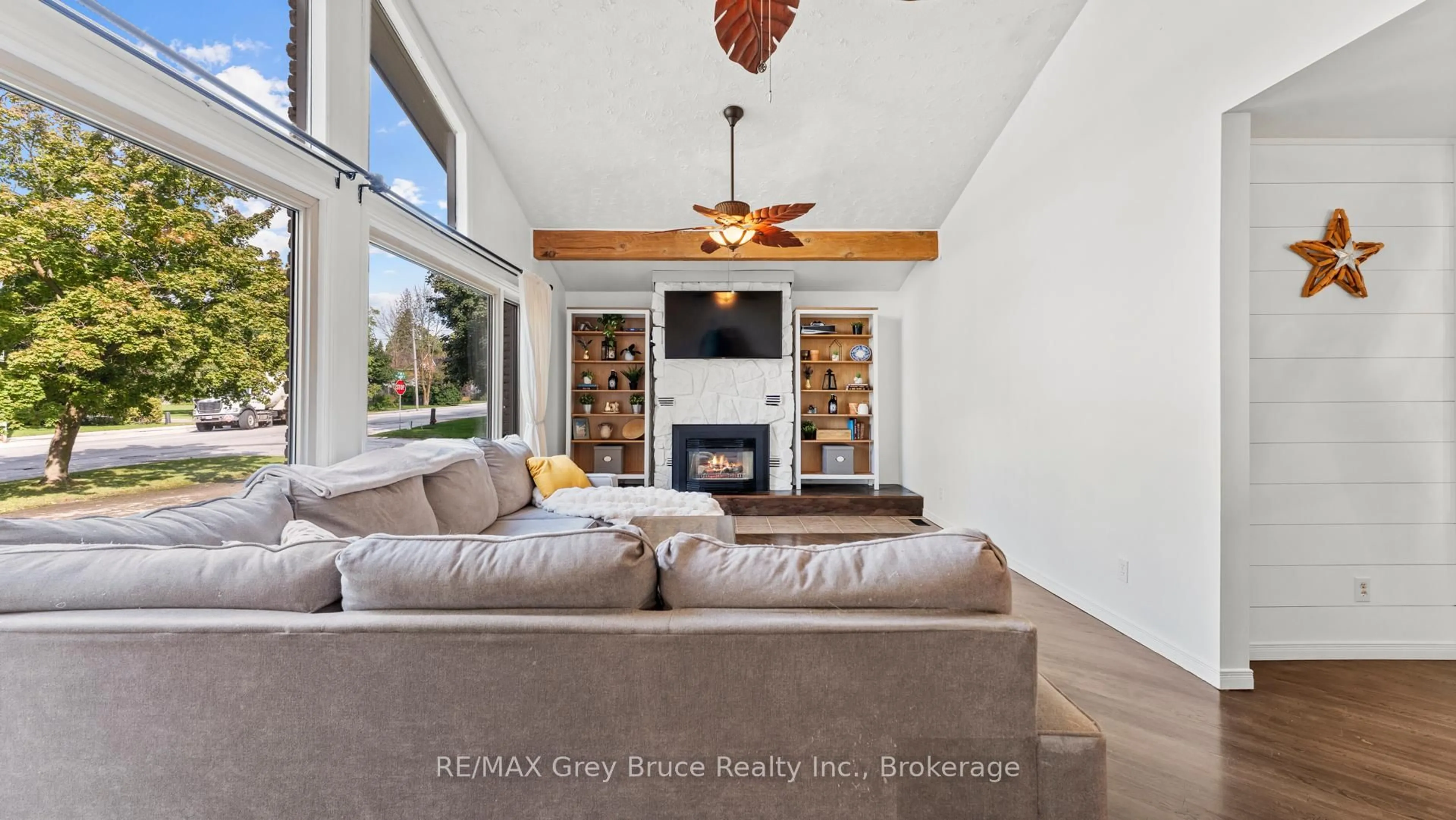 Living room with furniture, ceramic/tile floor for 161 1st Ave, Arran-Elderslie Ontario N0H 2N0