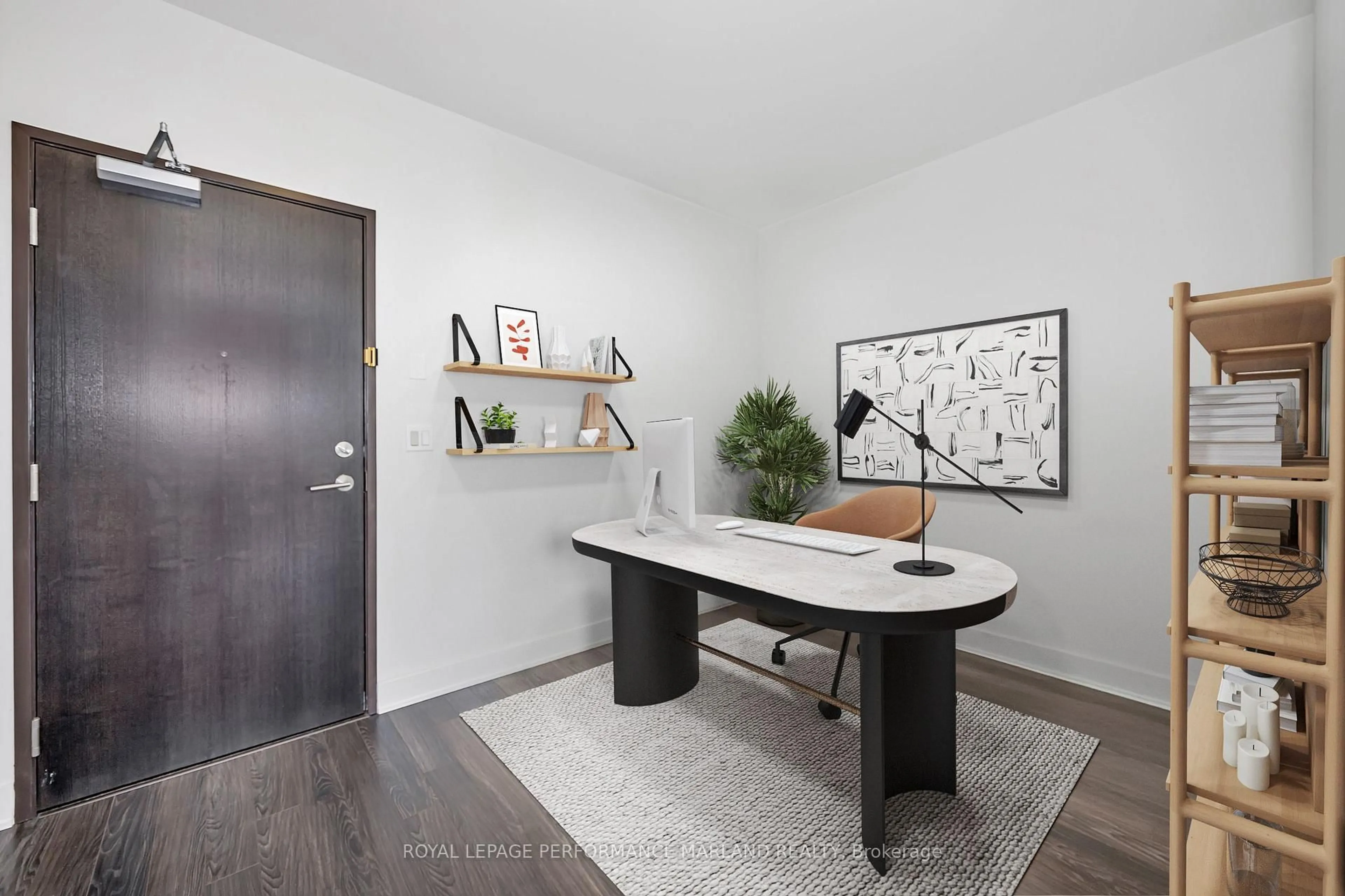 Indoor entryway for 1035 Bank St #902, Ottawa Ontario K1S 5K3