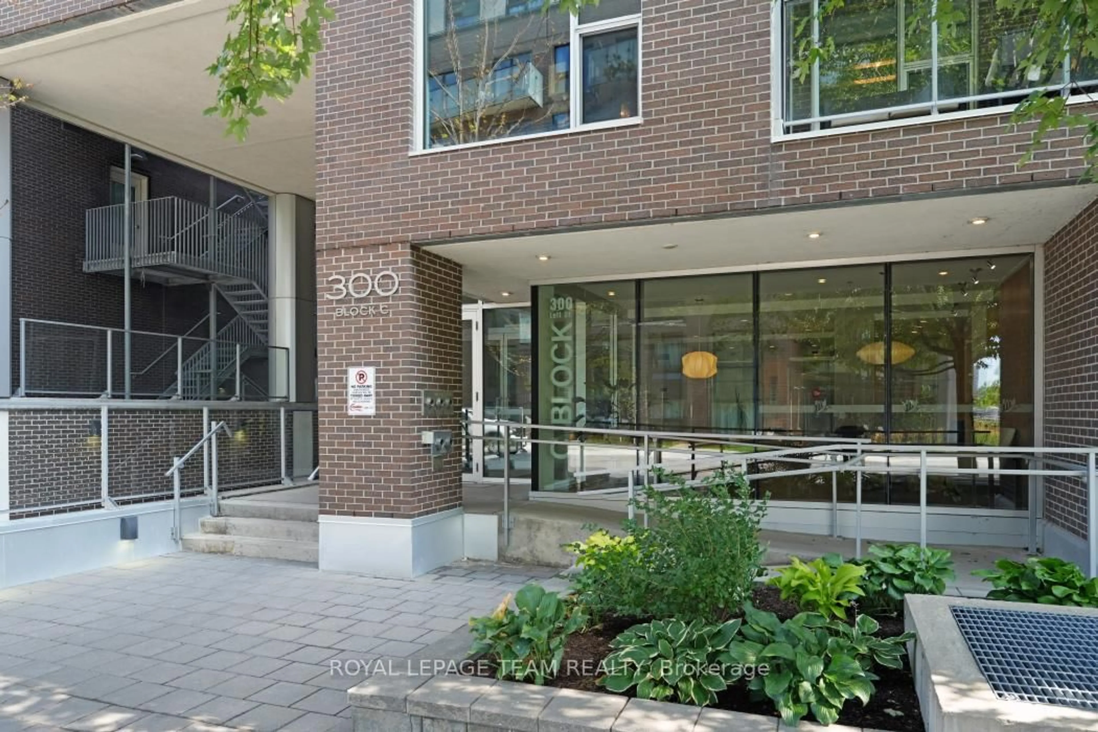 Unknown for 300C Lett St #324, Ottawa Ontario K1R 0A8