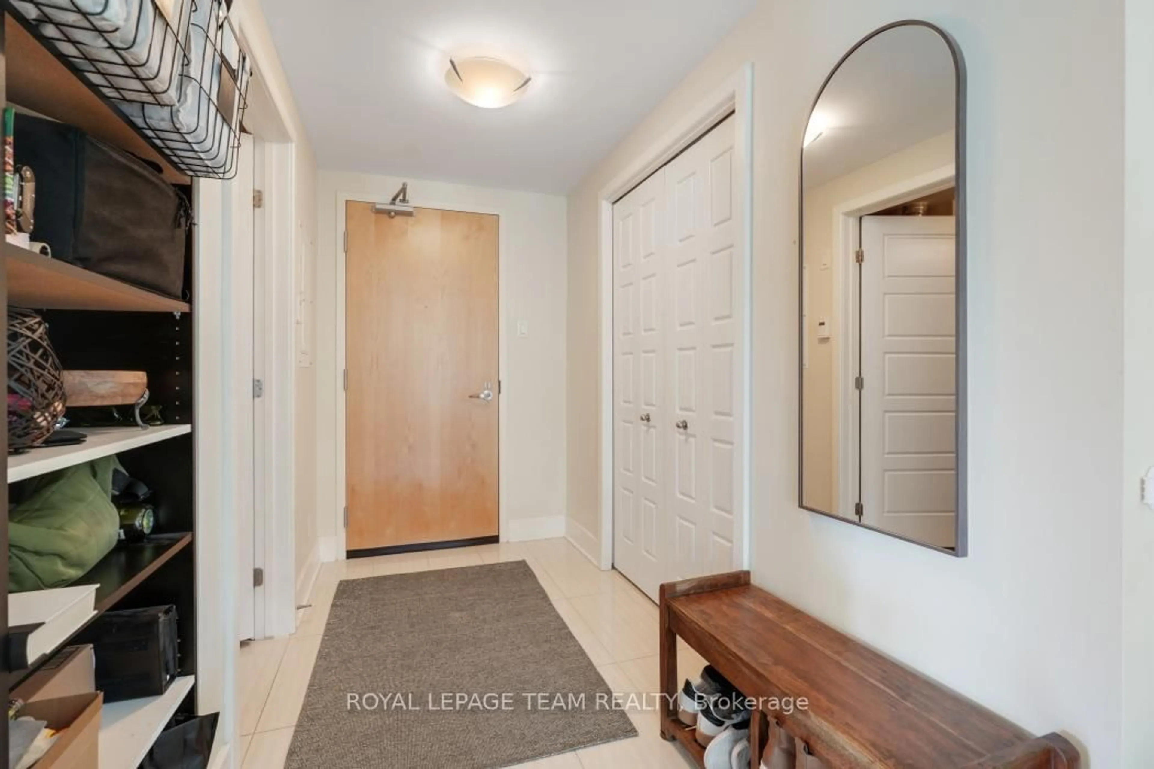 Indoor entryway for 300C Lett St #324, Ottawa Ontario K1R 0A8