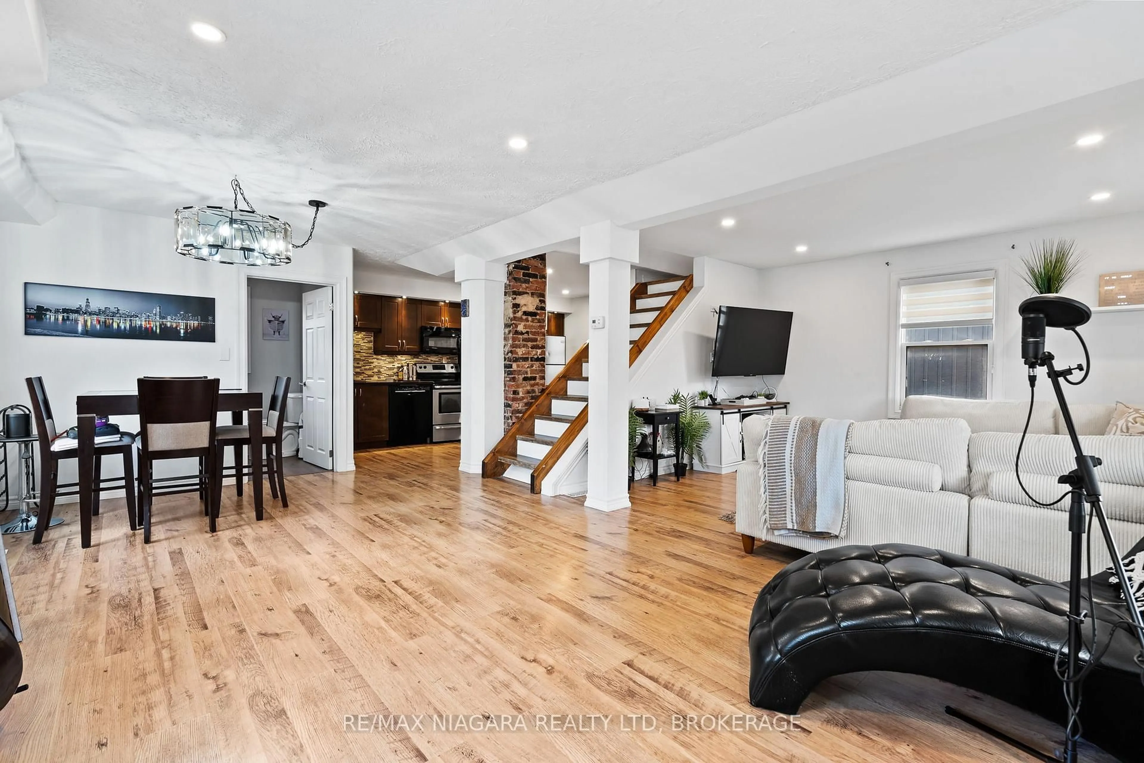 Unknown for 5690 HIGHLAND Ave, Niagara Falls Ontario L2G 4X3
