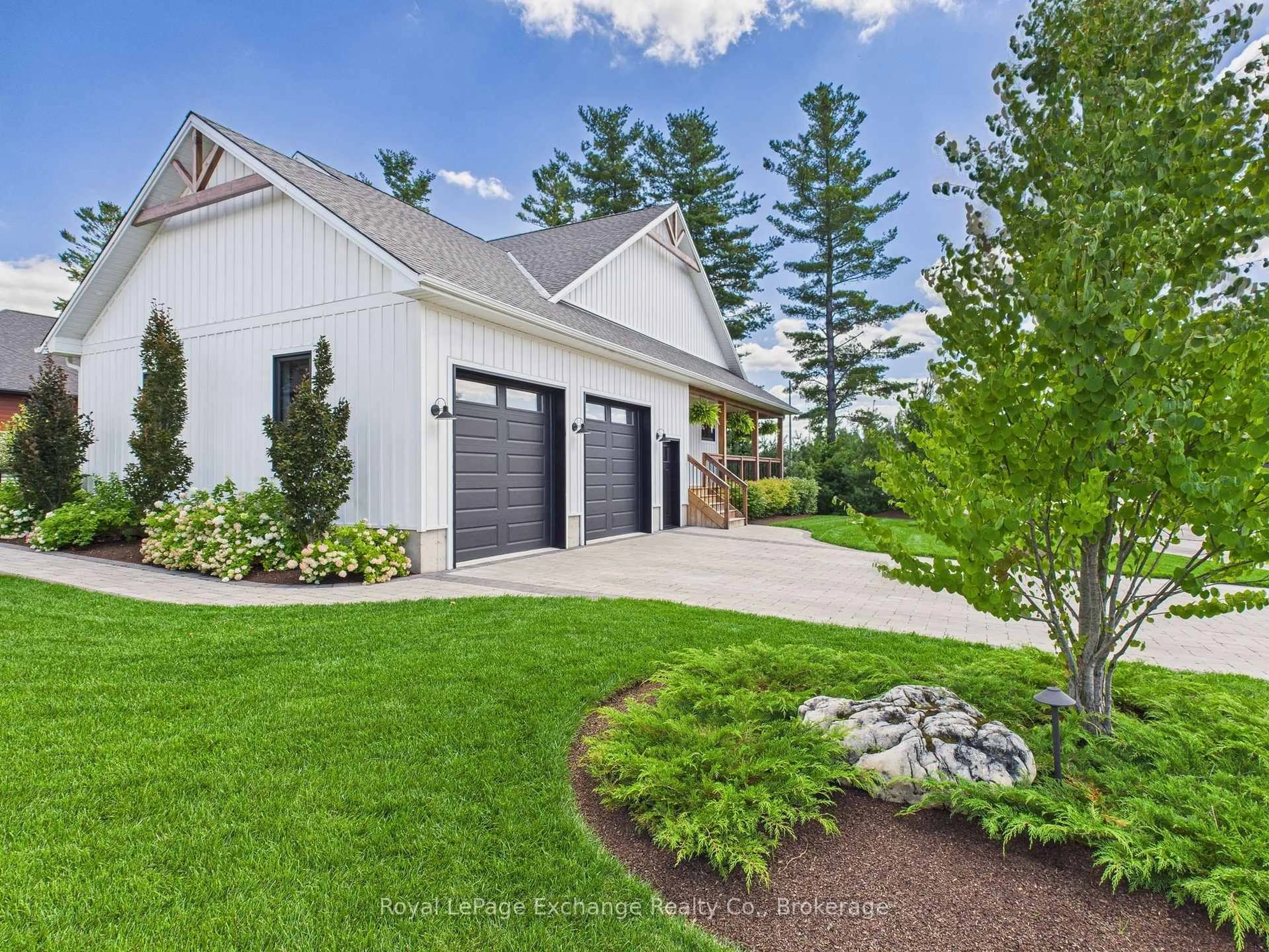 Unknown for 872 16th St, Hanover Ontario N4N 0B7