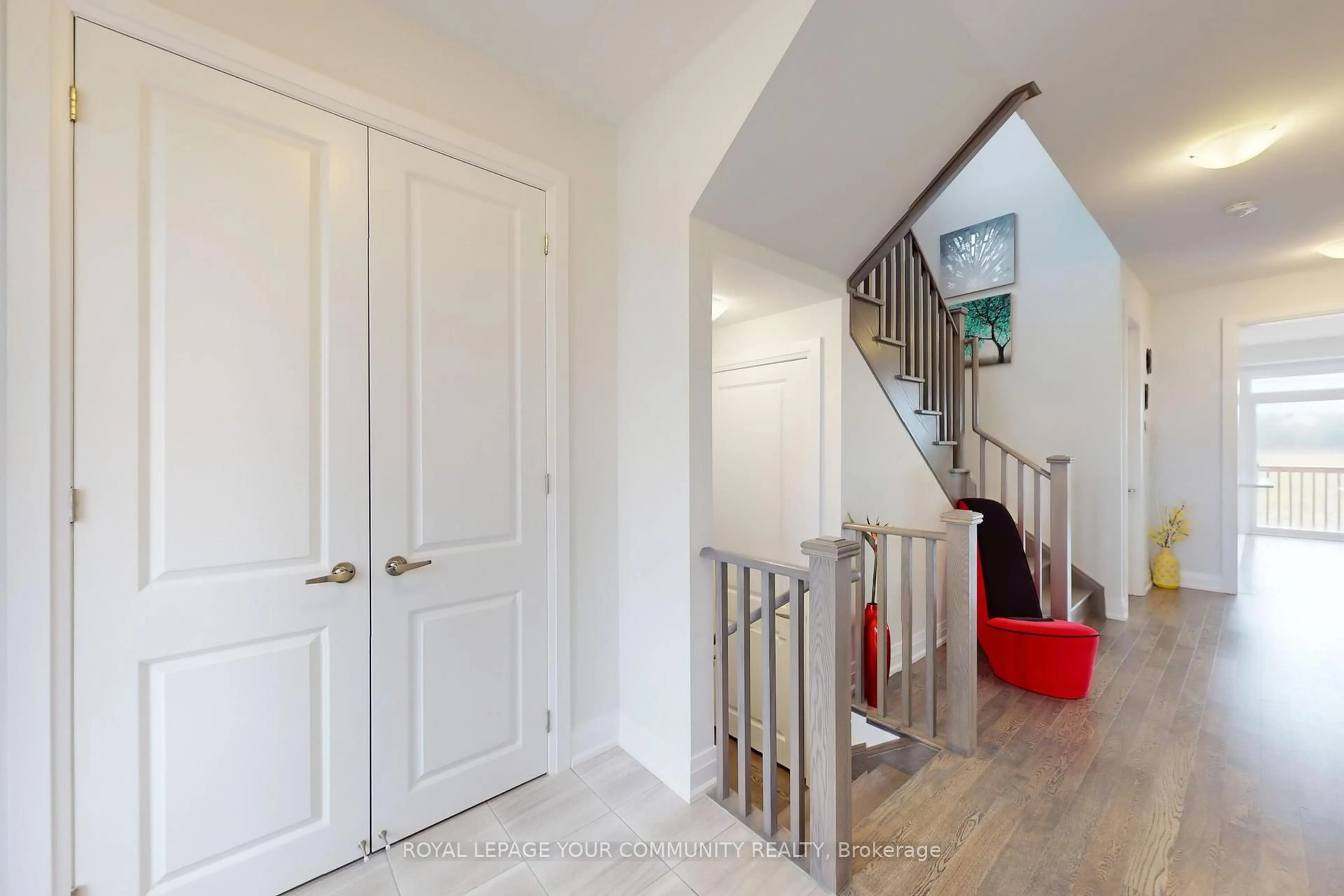 Indoor entryway for 197 St Joseph Rd, Kawartha Lakes Ontario K9V 0R8