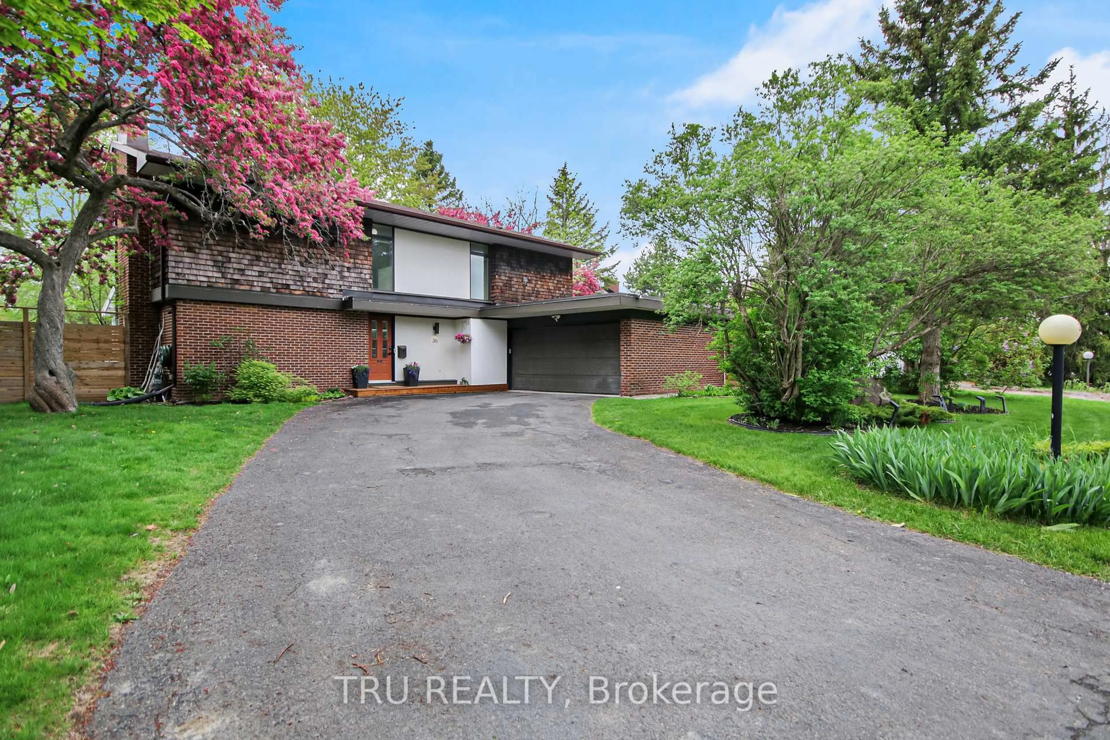 A pic from outside/outdoor area/front of a property/back of a property/a pic from drone, unknown for 36 Varley Dr, Kanata Ontario K2K 1G2