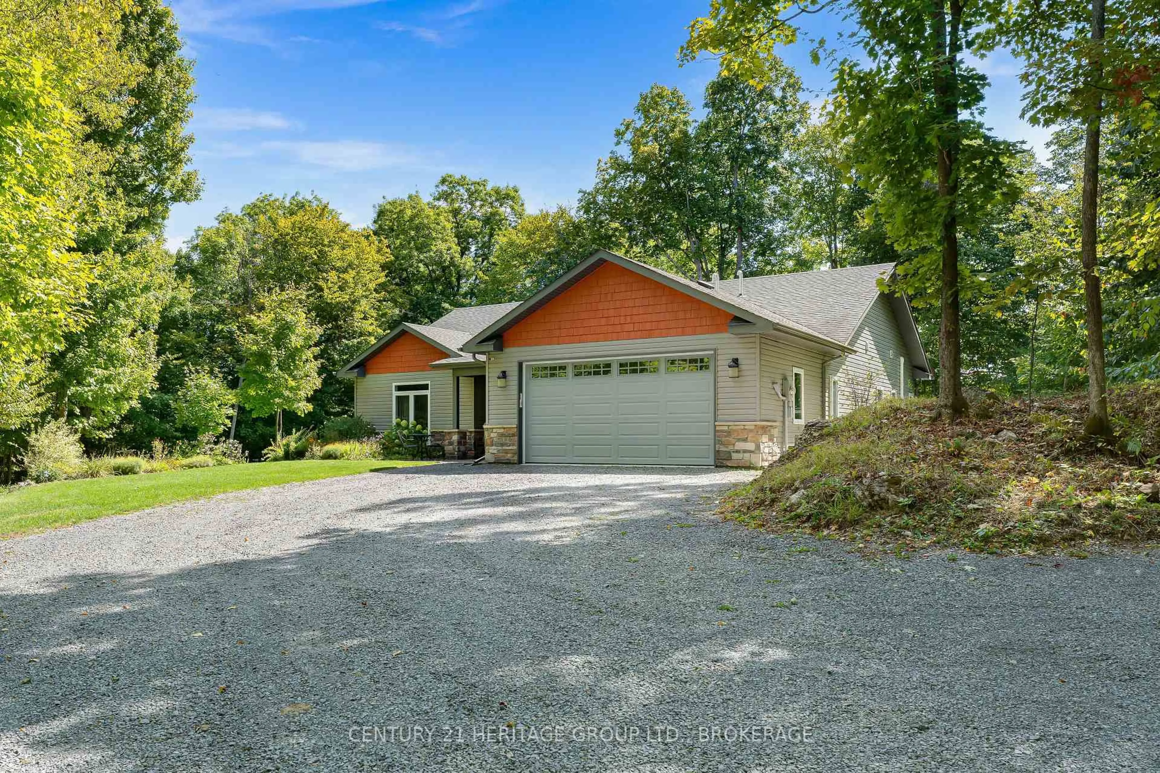 A pic from outside/outdoor area/front of a property/back of a property/a pic from drone, unknown for 627 Stafford Lane, Seeley's Bay Ontario K0H 2N0
