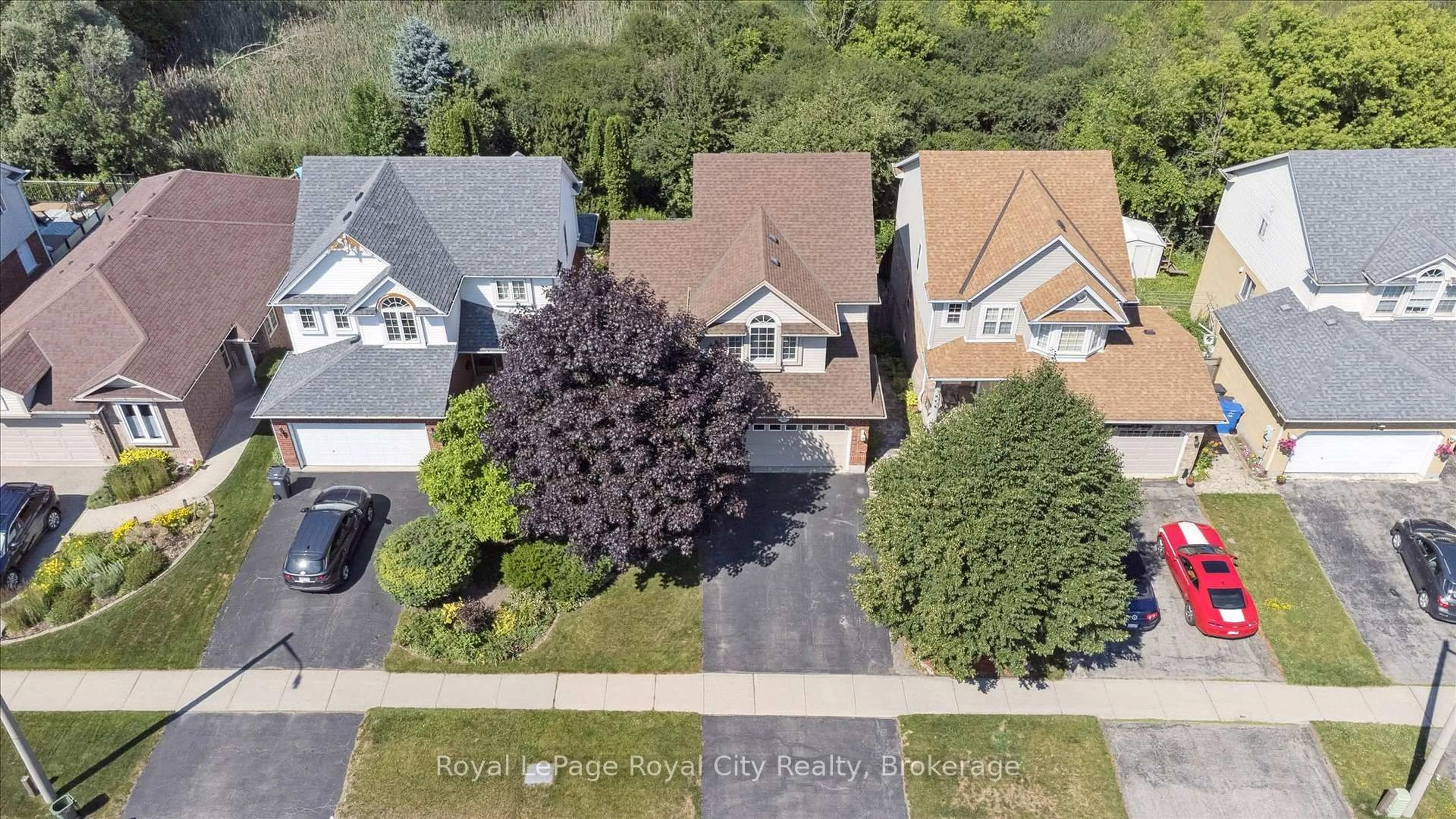 A pic from outside/outdoor area/front of a property/back of a property/a pic from drone, street for 347 Starwood Dr, Guelph Ontario N1E 7A1
