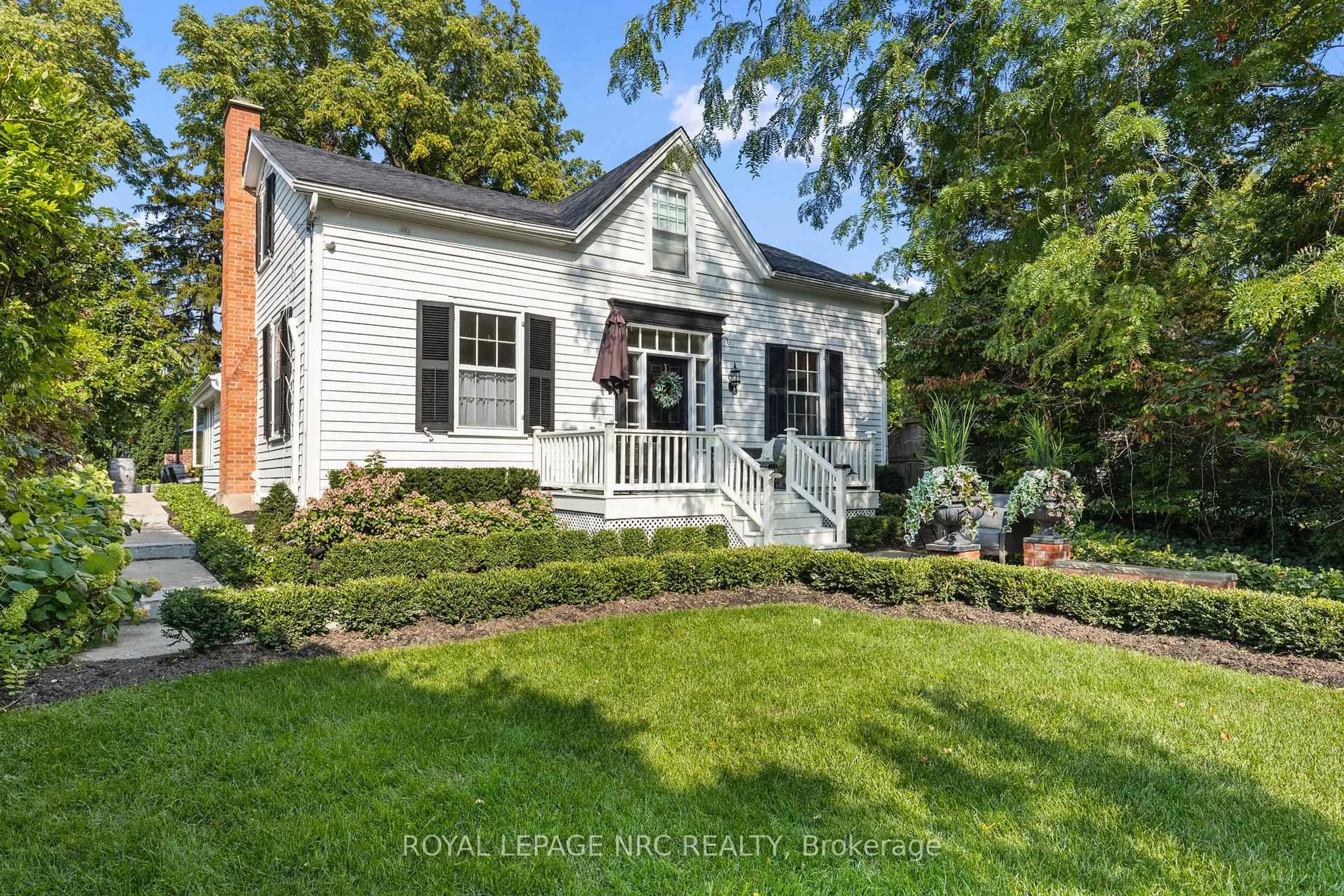 Home with brick exterior material, street for 27 PRIDEAUX St, Niagara-on-the-Lake Ontario L0S 1J0