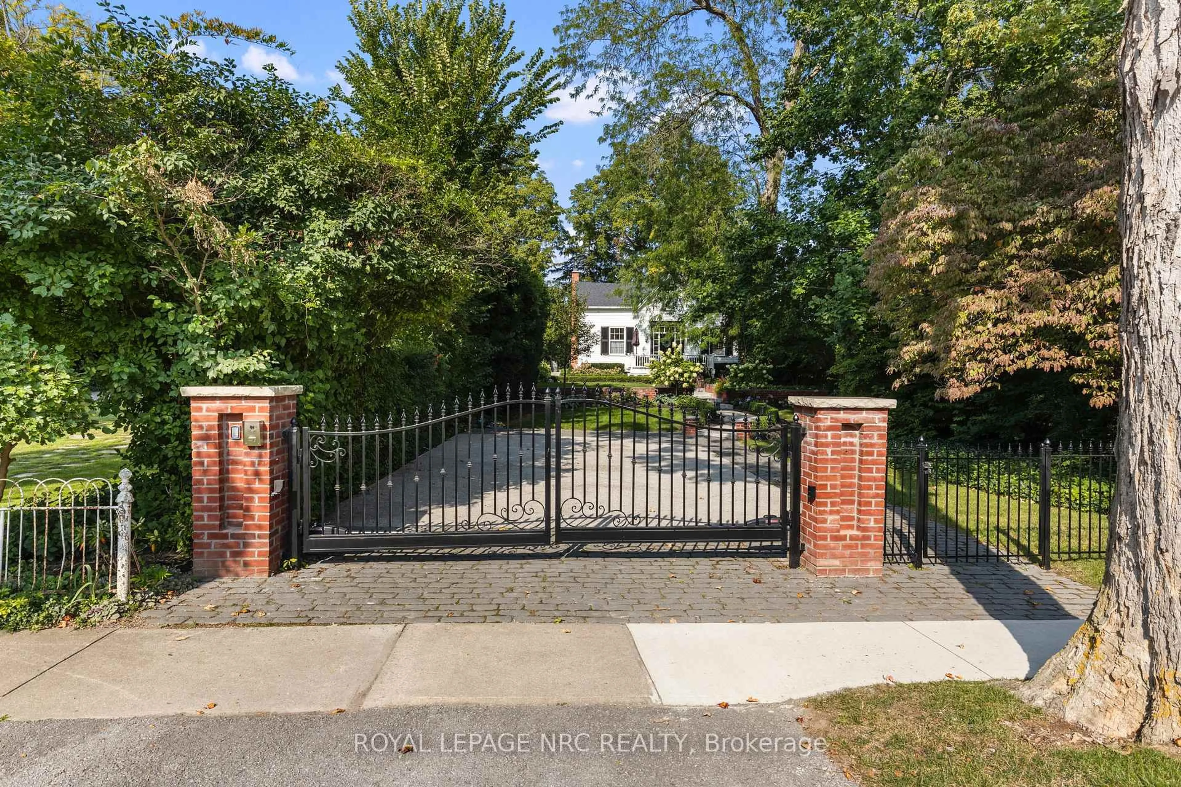 Unknown for 27 PRIDEAUX St, Niagara-on-the-Lake Ontario L0S 1J0