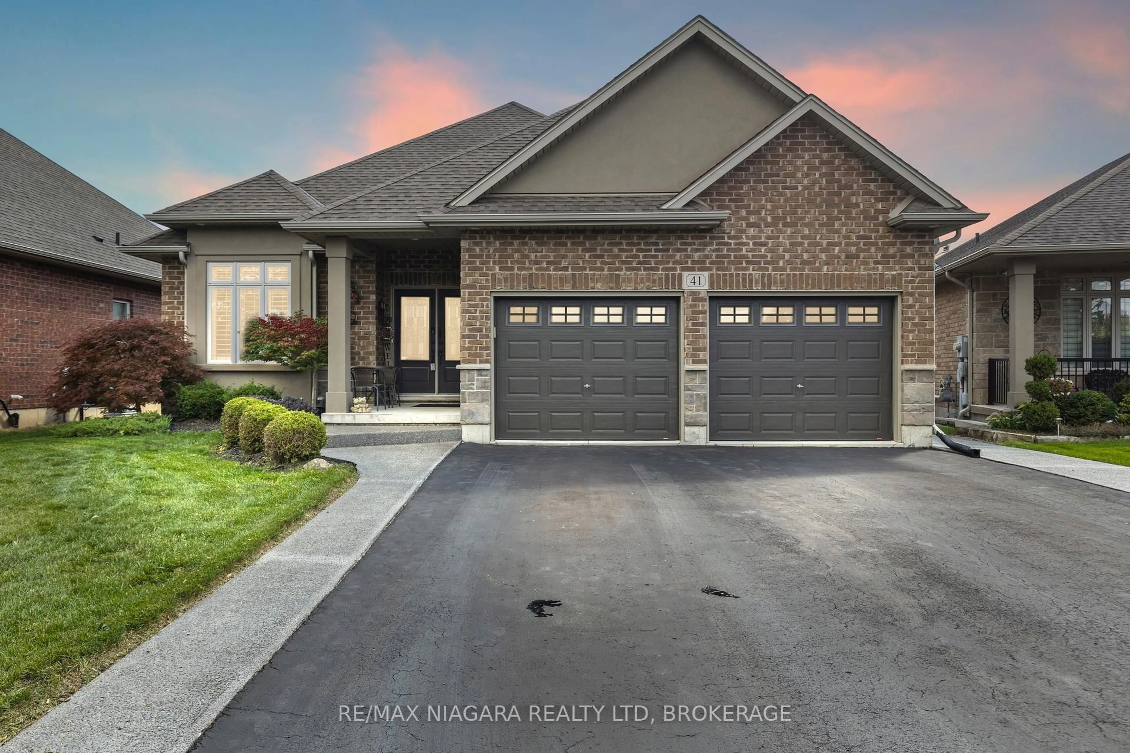 Home with brick exterior material, street for 41 Creekside Dr, Welland Ontario L3C 0B4