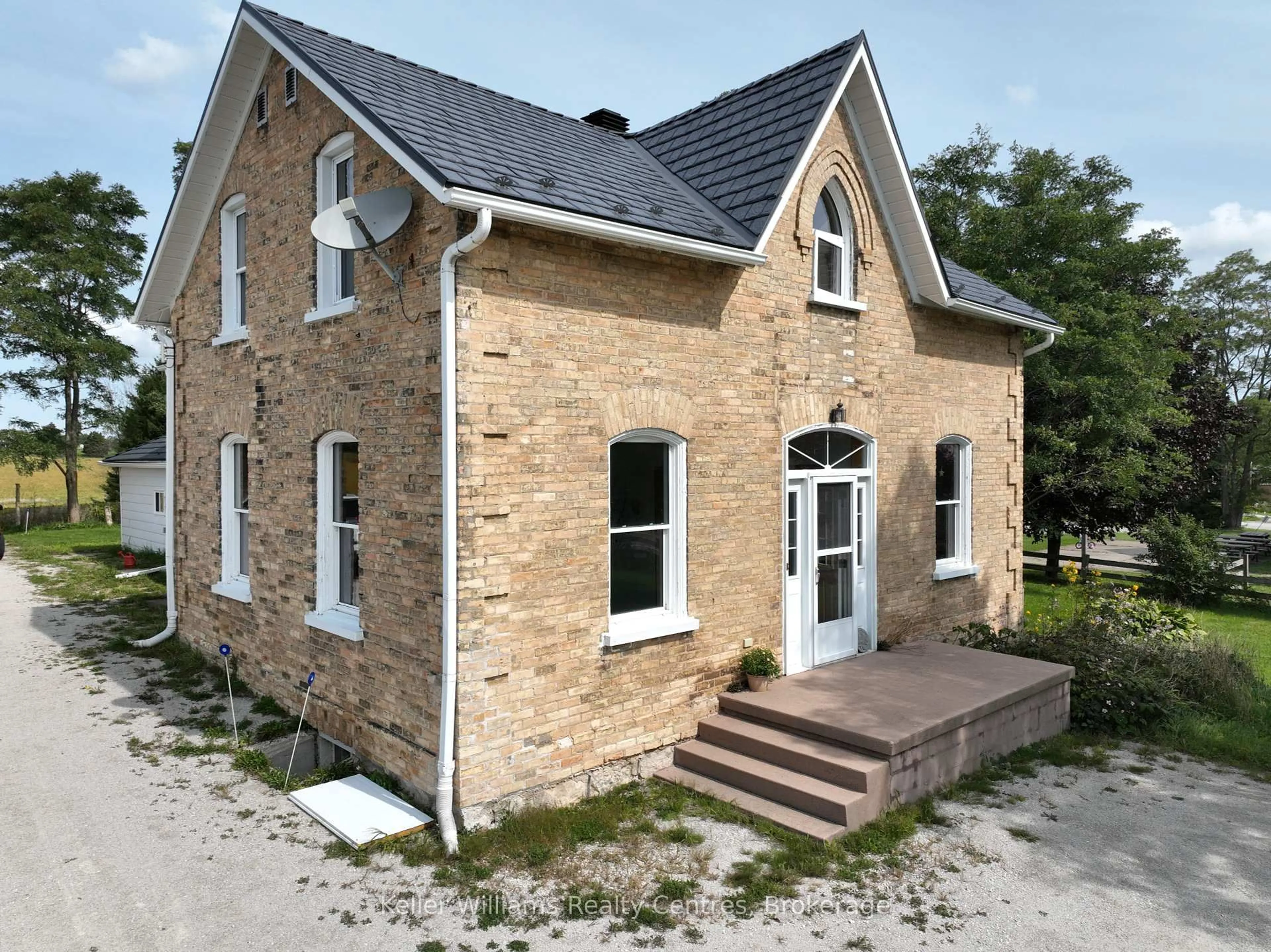 Home with brick exterior material, building for 7175 Highway 21, South Bruce Peninsula Ontario N0H 2T0