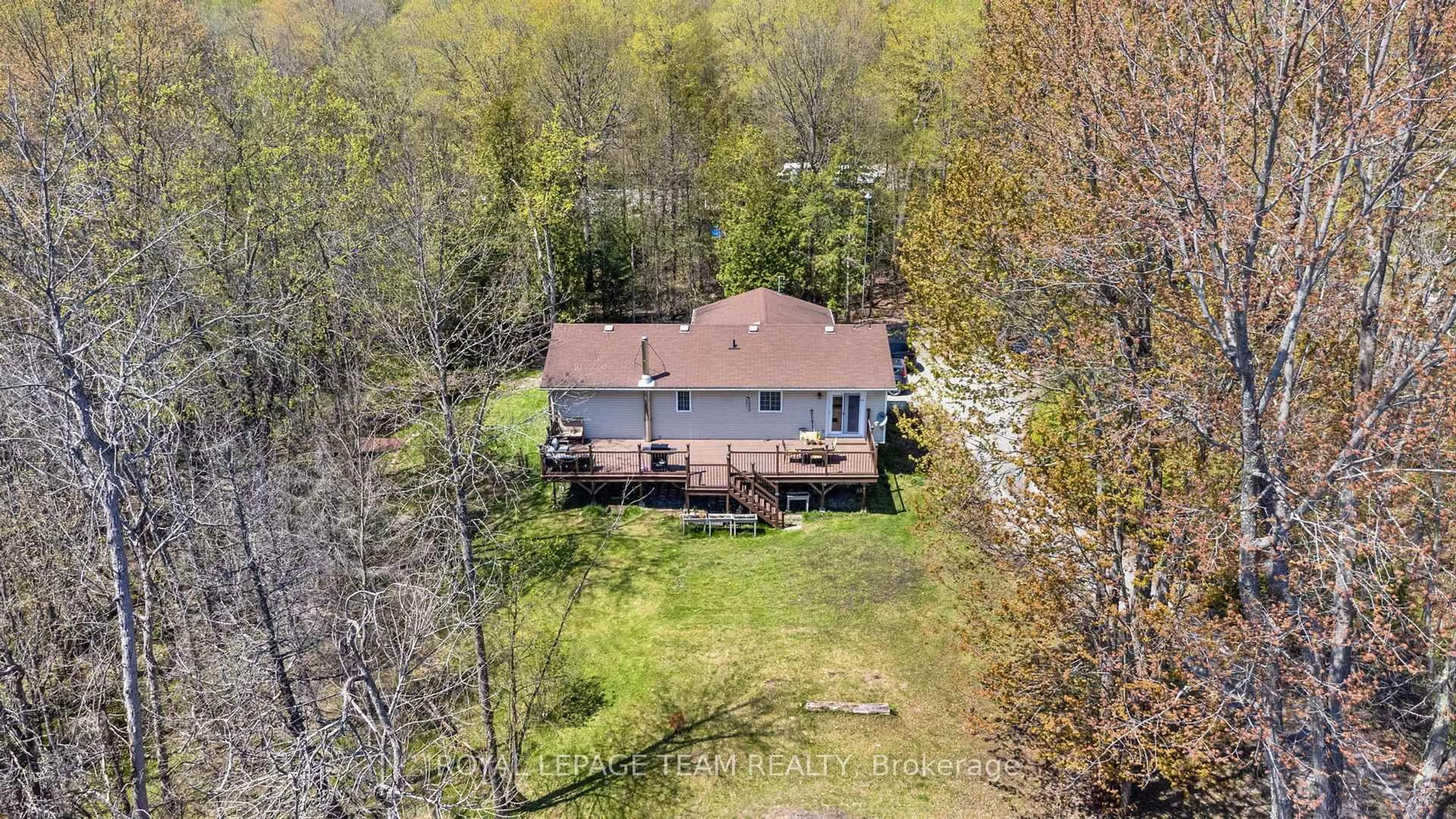 A pic from outside/outdoor area/front of a property/back of a property/a pic from drone, unknown for 165 Cuckoos Nest Rd, Smiths Falls Ontario K7A 4S7