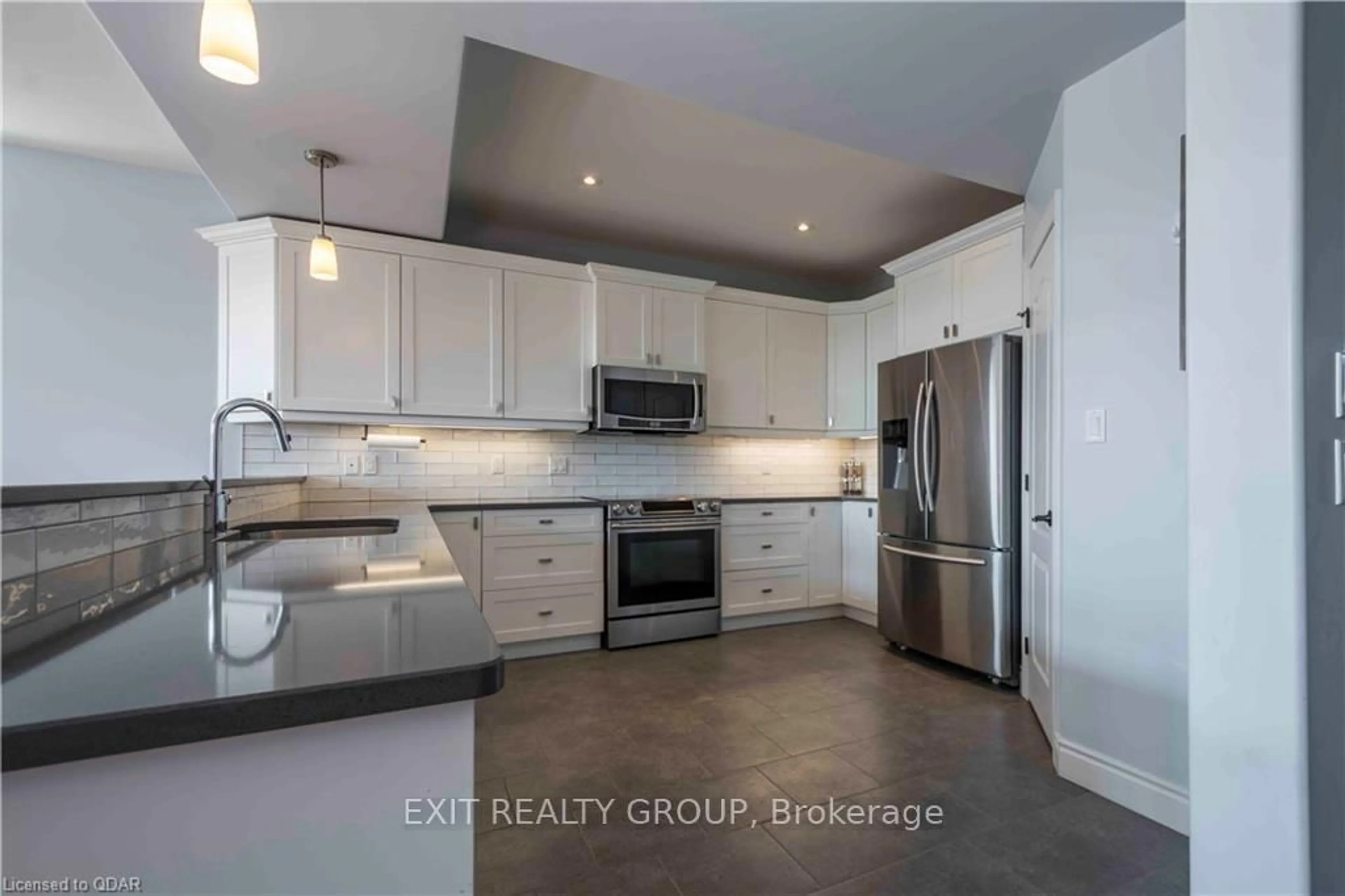 Open concept kitchen, ceramic/tile floor for 23 Scenic Dr, Belleville Ontario K8N 4Z5