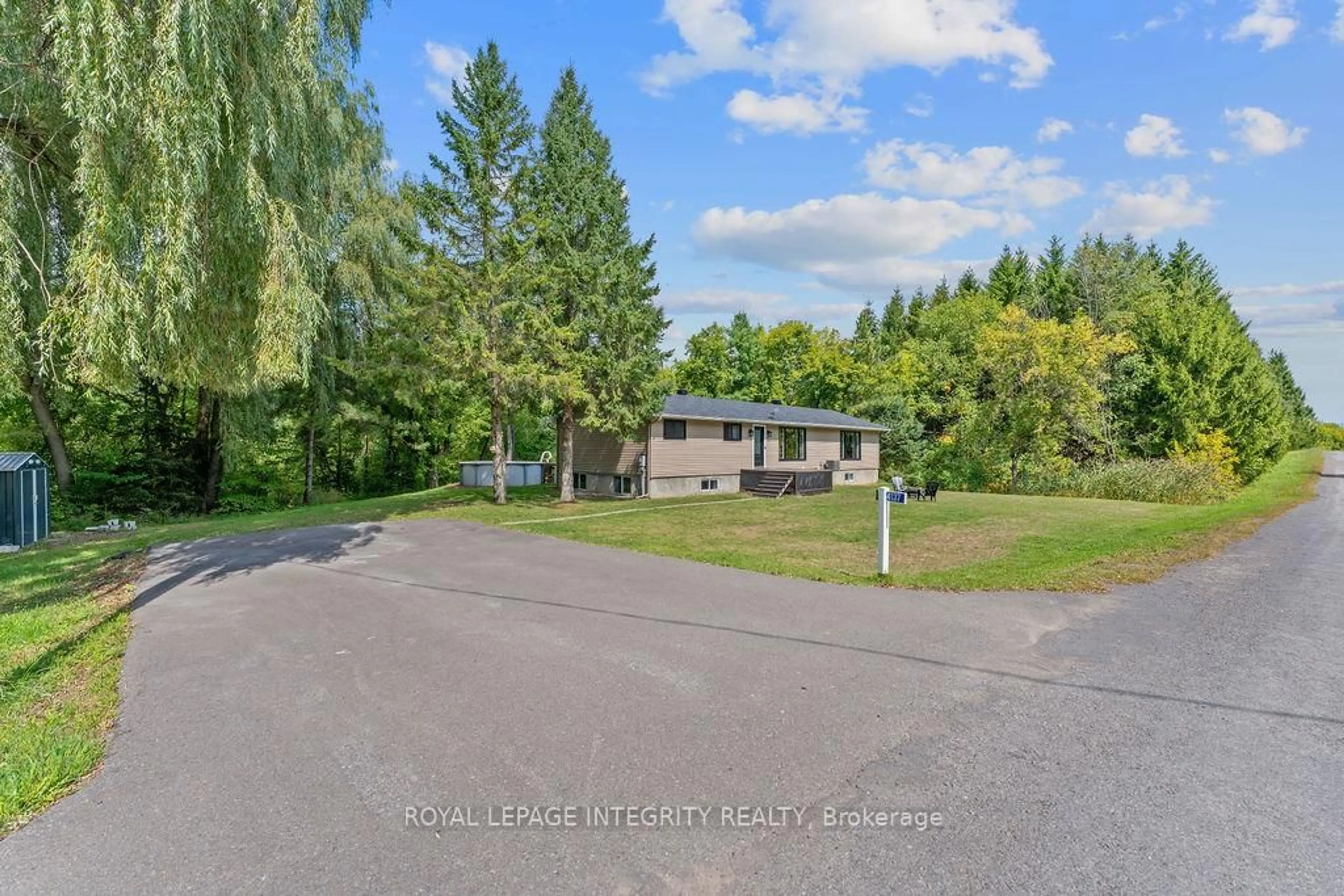 A pic from outside/outdoor area/front of a property/back of a property/a pic from drone, water/lake/river/ocean view for 4137 Concession Road 16 Rd, The Nation Ontario K0C 2B0