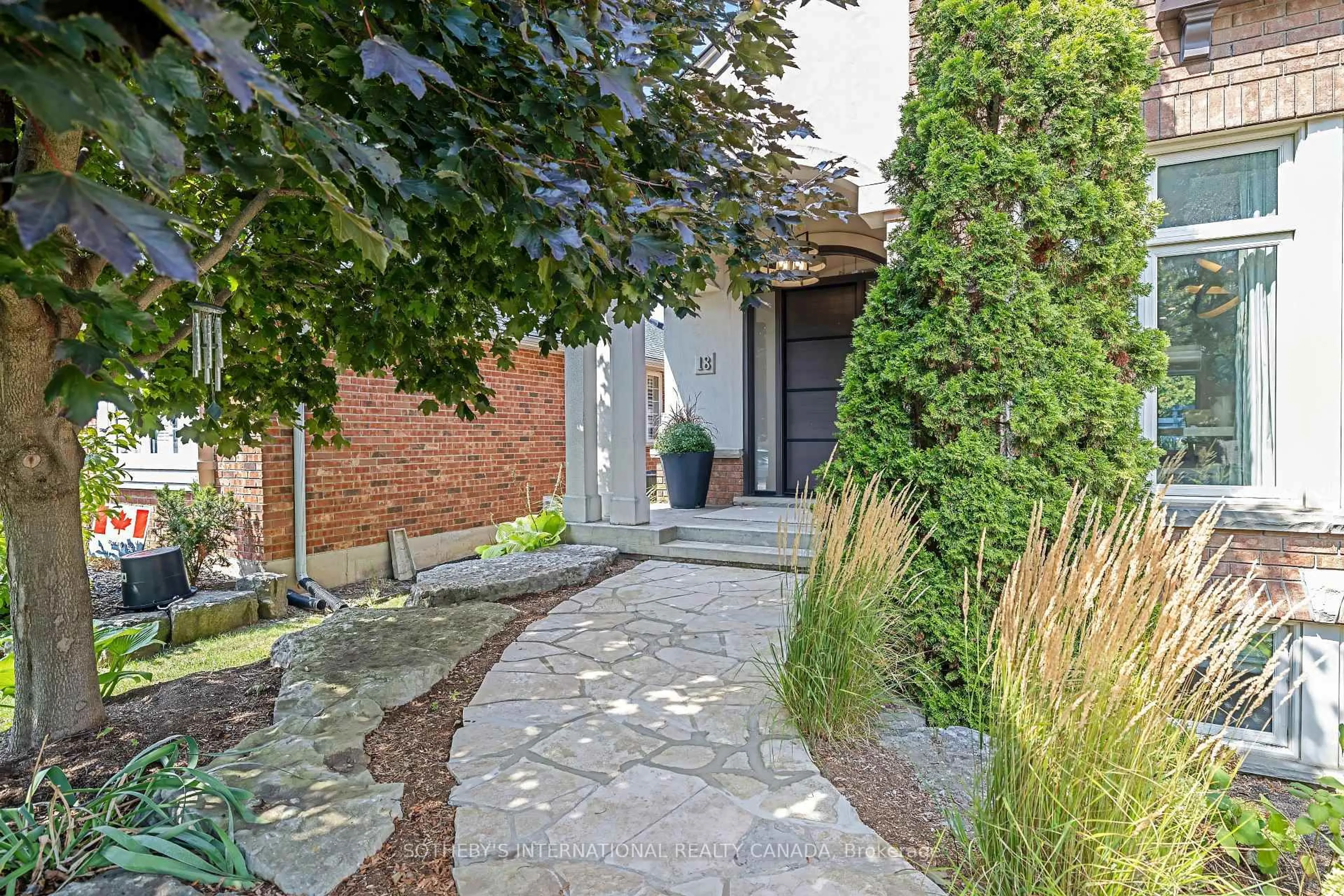 Patio, street for 18 Marigold St, Brantford Ontario N3R 5W7