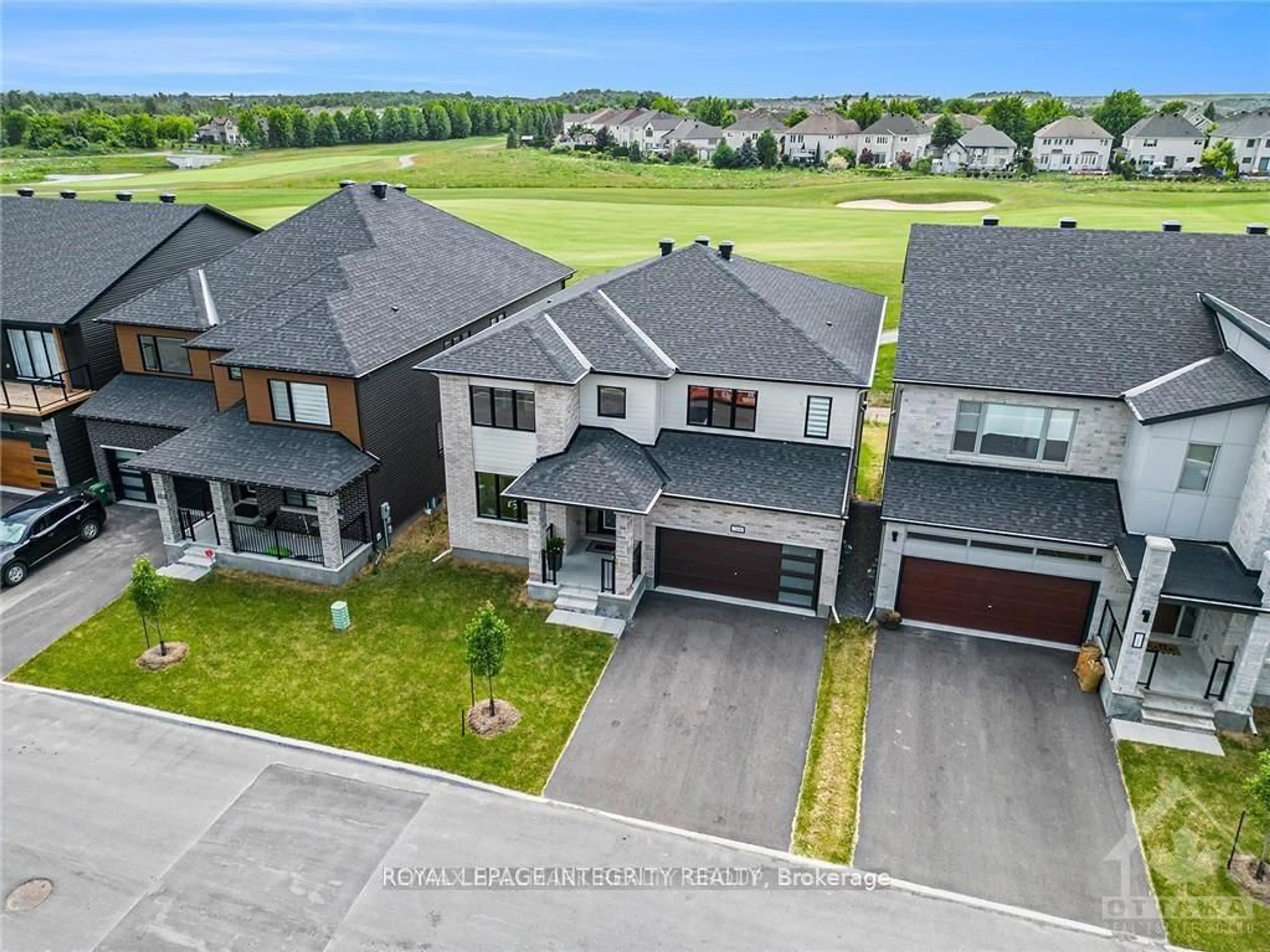 A pic from outside/outdoor area/front of a property/back of a property/a pic from drone, unknown for 709 FENWICK Way, Ottawa Ontario K2J 7E2