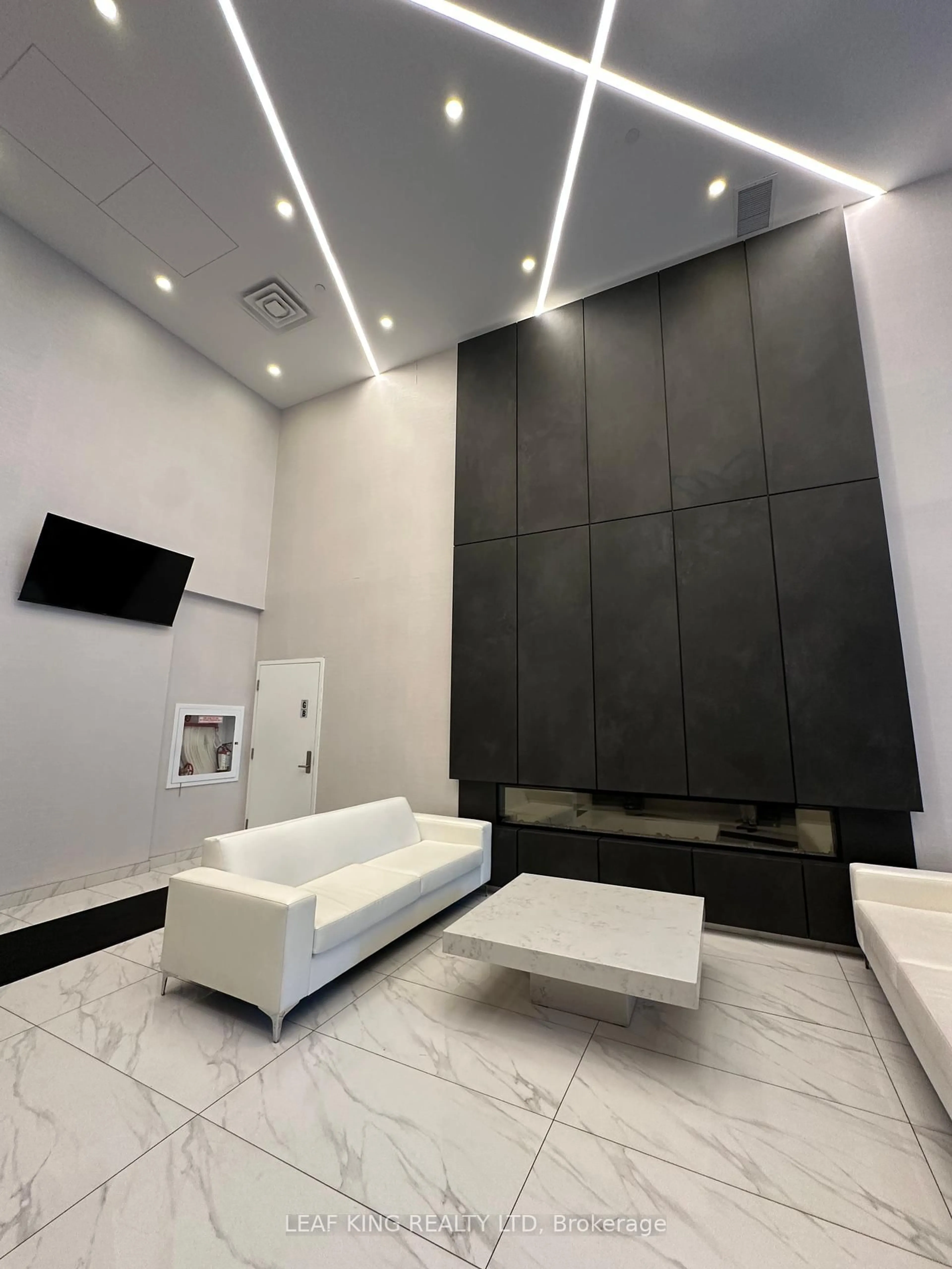 Lobby for 15 Queen St #1902, Hamilton Ontario L8P 0C6