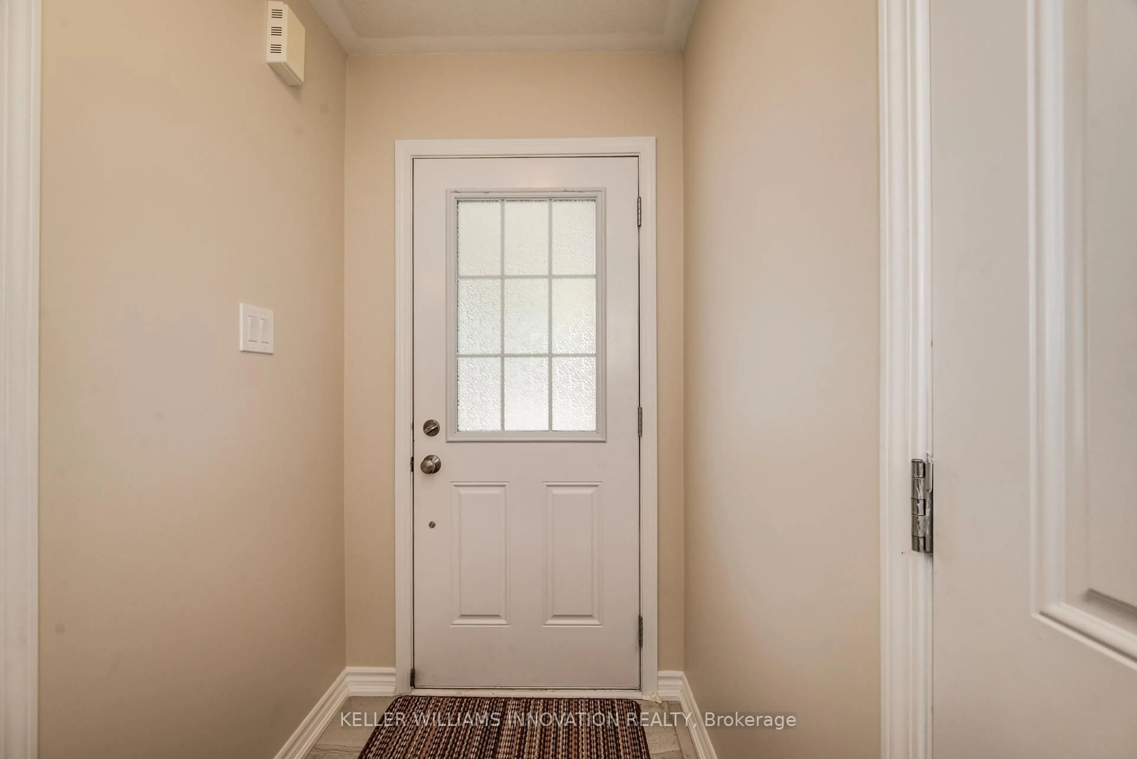 Indoor entryway for 7 Stratus St, Kitchener Ontario N2R 0K6