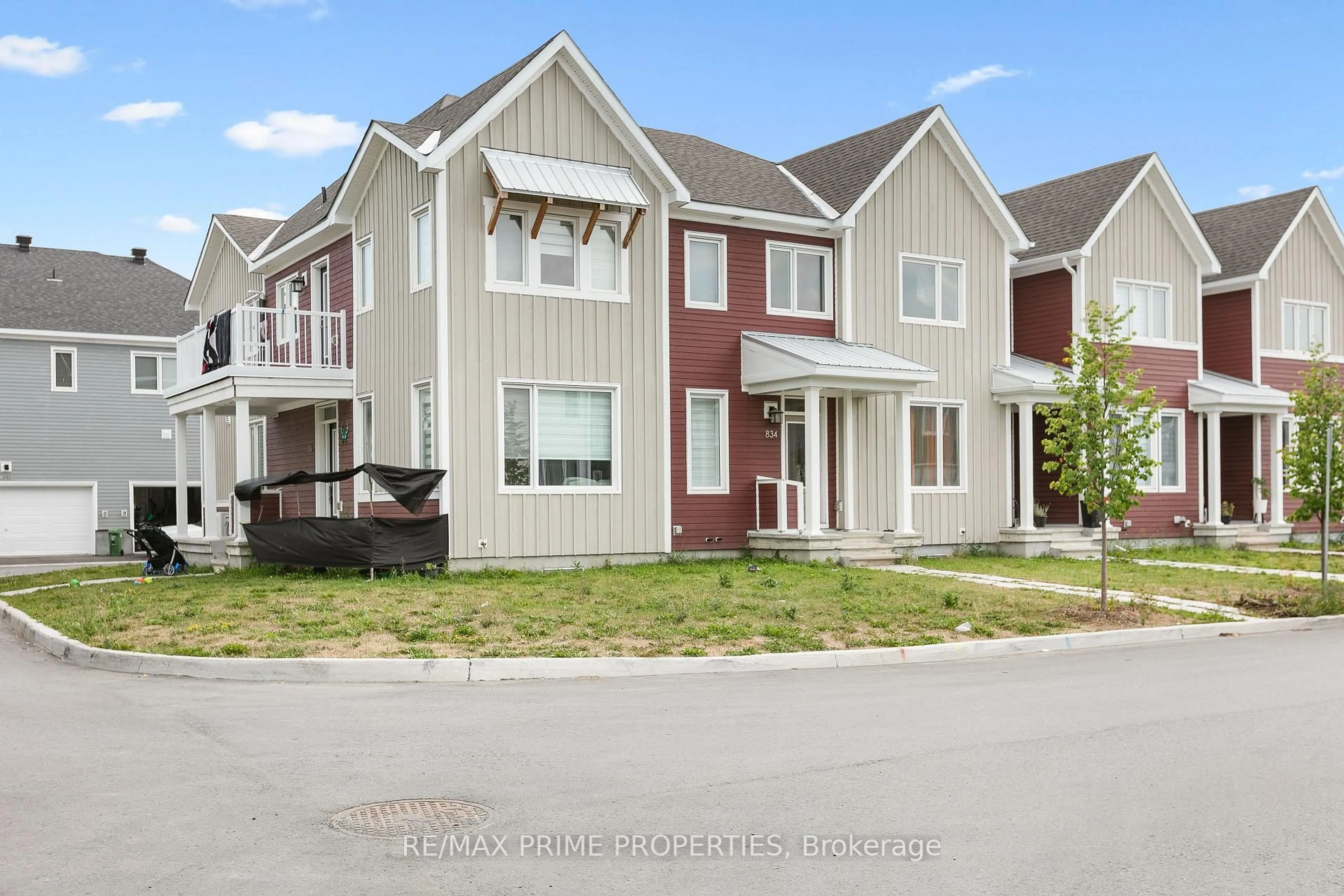 Home with vinyl exterior material, street for 834 Bascule Pl, Richmond Ontario K0A 2Z0
