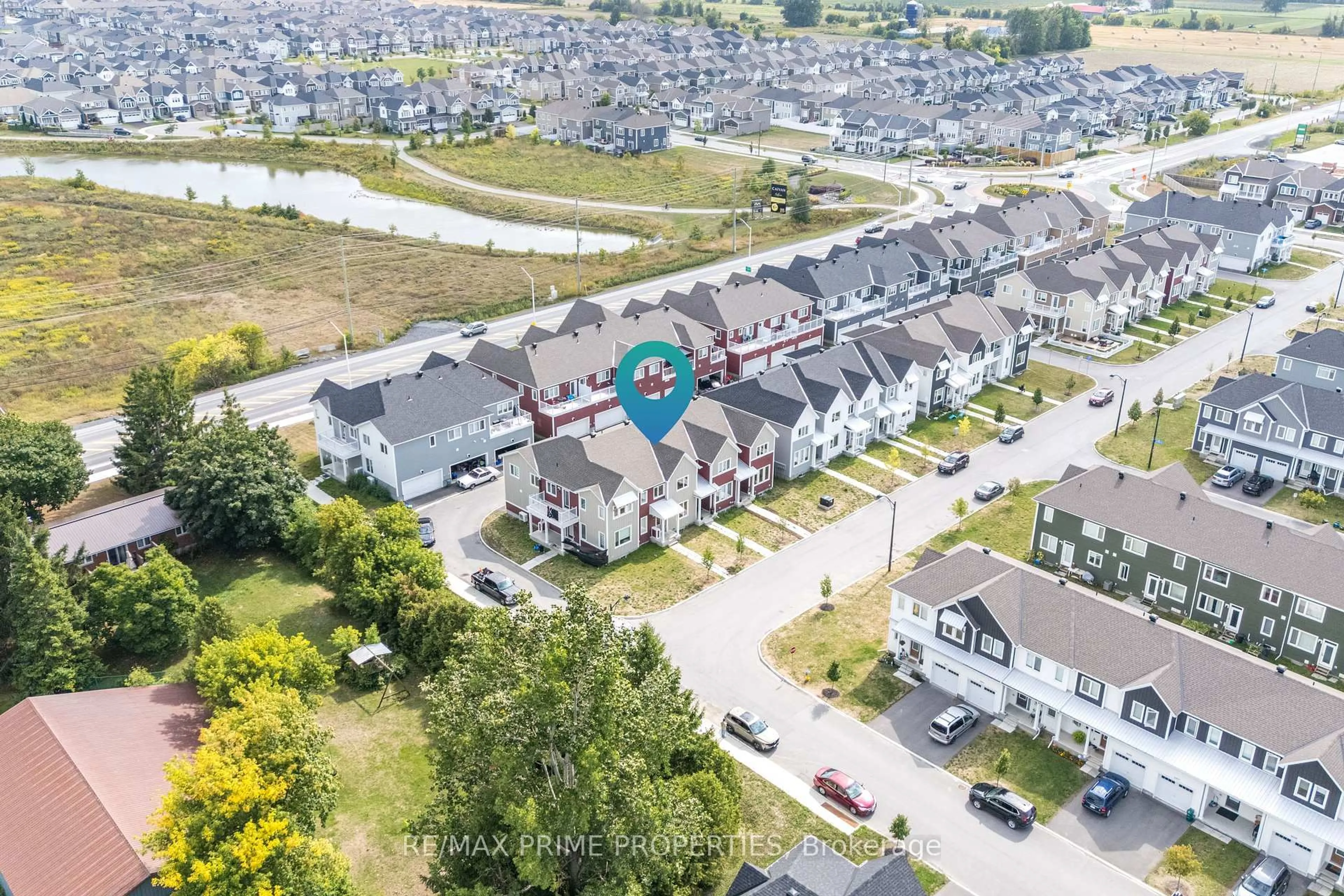 A pic from outside/outdoor area/front of a property/back of a property/a pic from drone, street for 834 Bascule Pl, Richmond Ontario K0A 2Z0